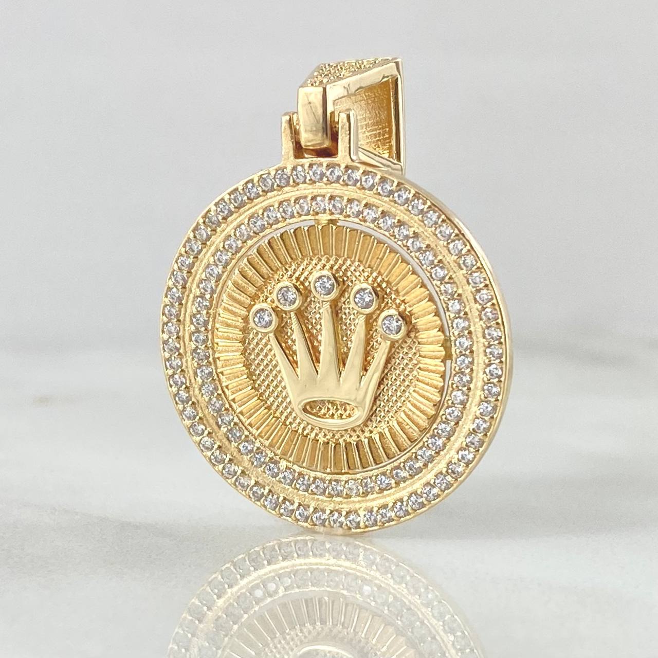 Pendant Crown Medal 6.15gr / 3.5cm (1.4in) / 18K Gold ©
