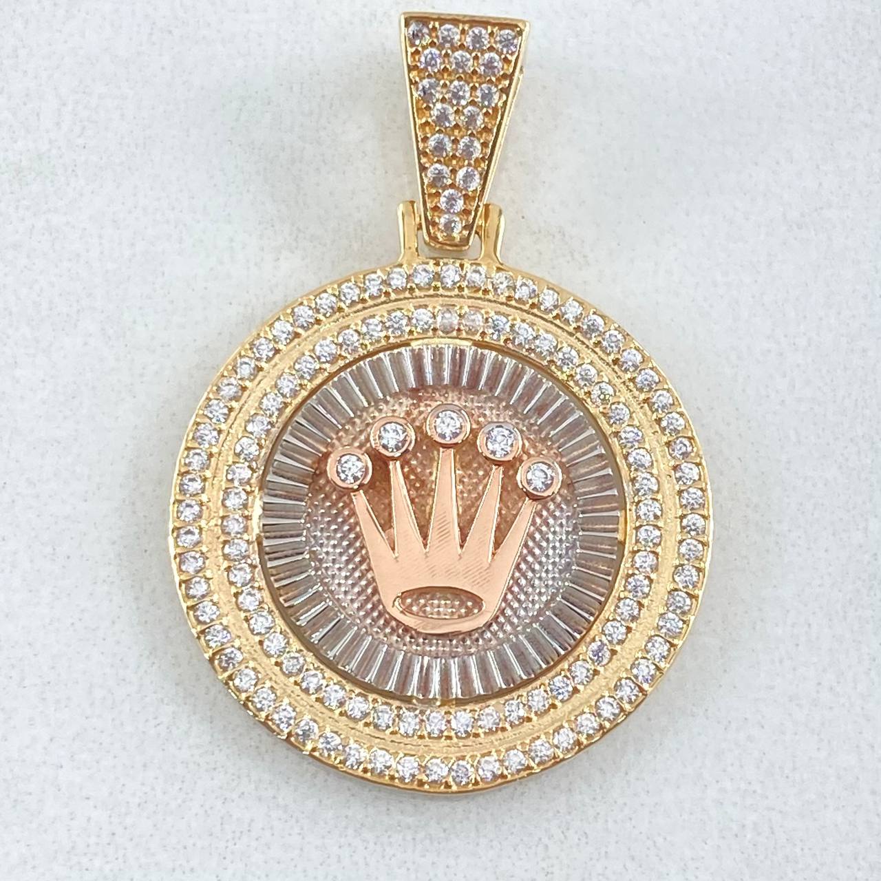 Pendant Crown Medal 6gr / 3.5cm / 18K Gold ©