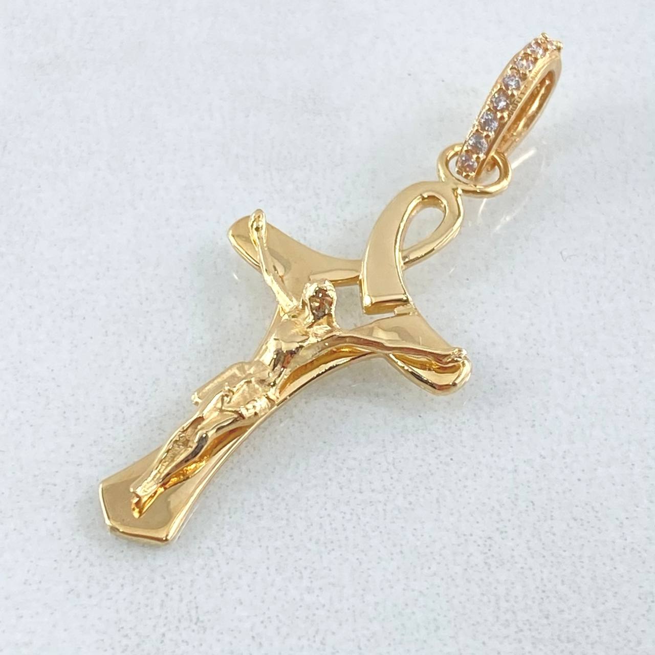 Pendant Christ Cross 2.1gr / 3.6cm (1.4in) / 18K Gold