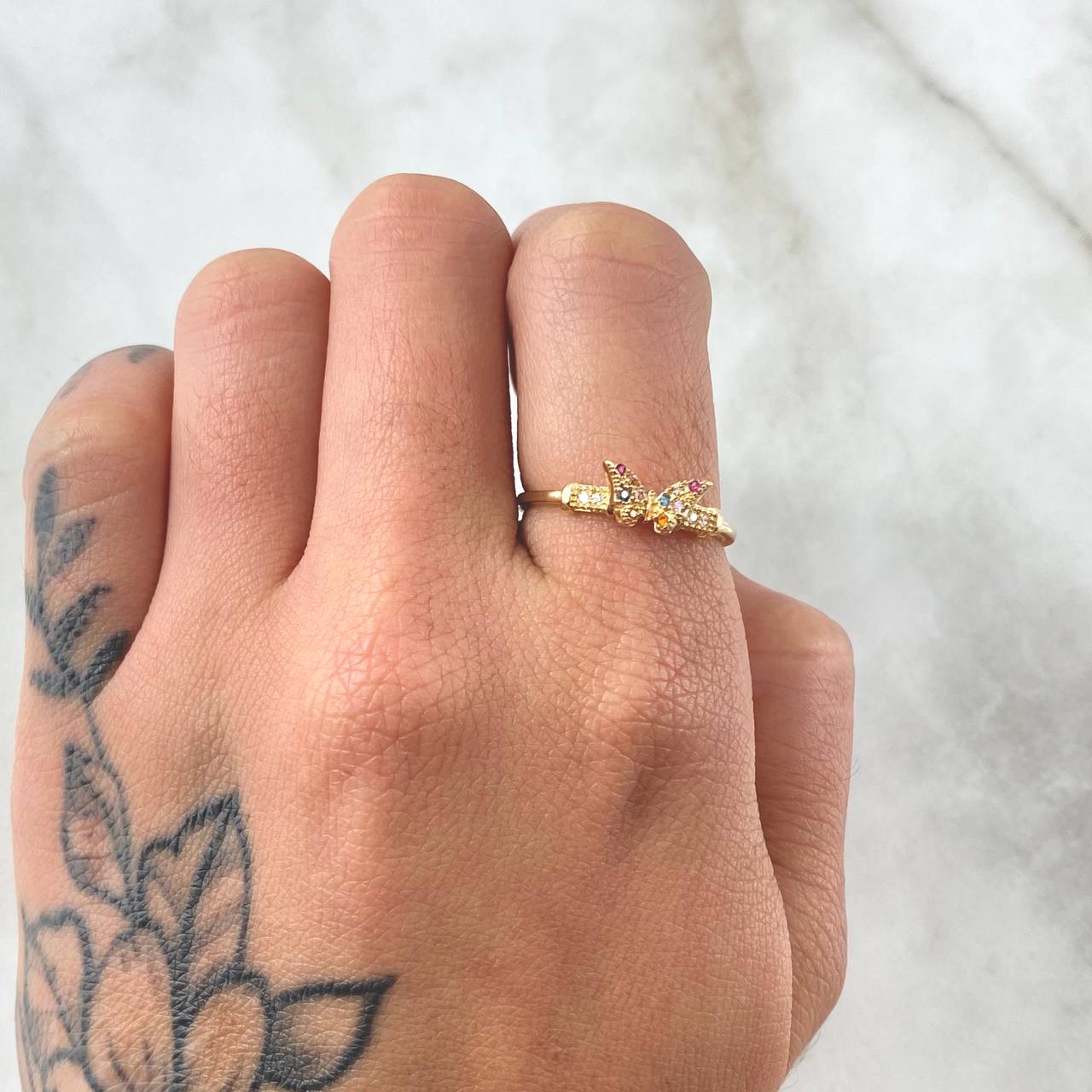 Butterfly Ring in Relief 1.85gr / Size 6 1/2 / 18K Gold *