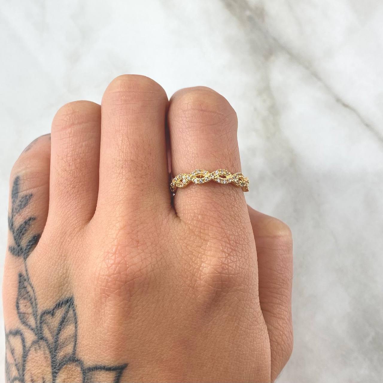 Anillo Olas Entrelazadas 2.05gr / T6 / Oro 18K *