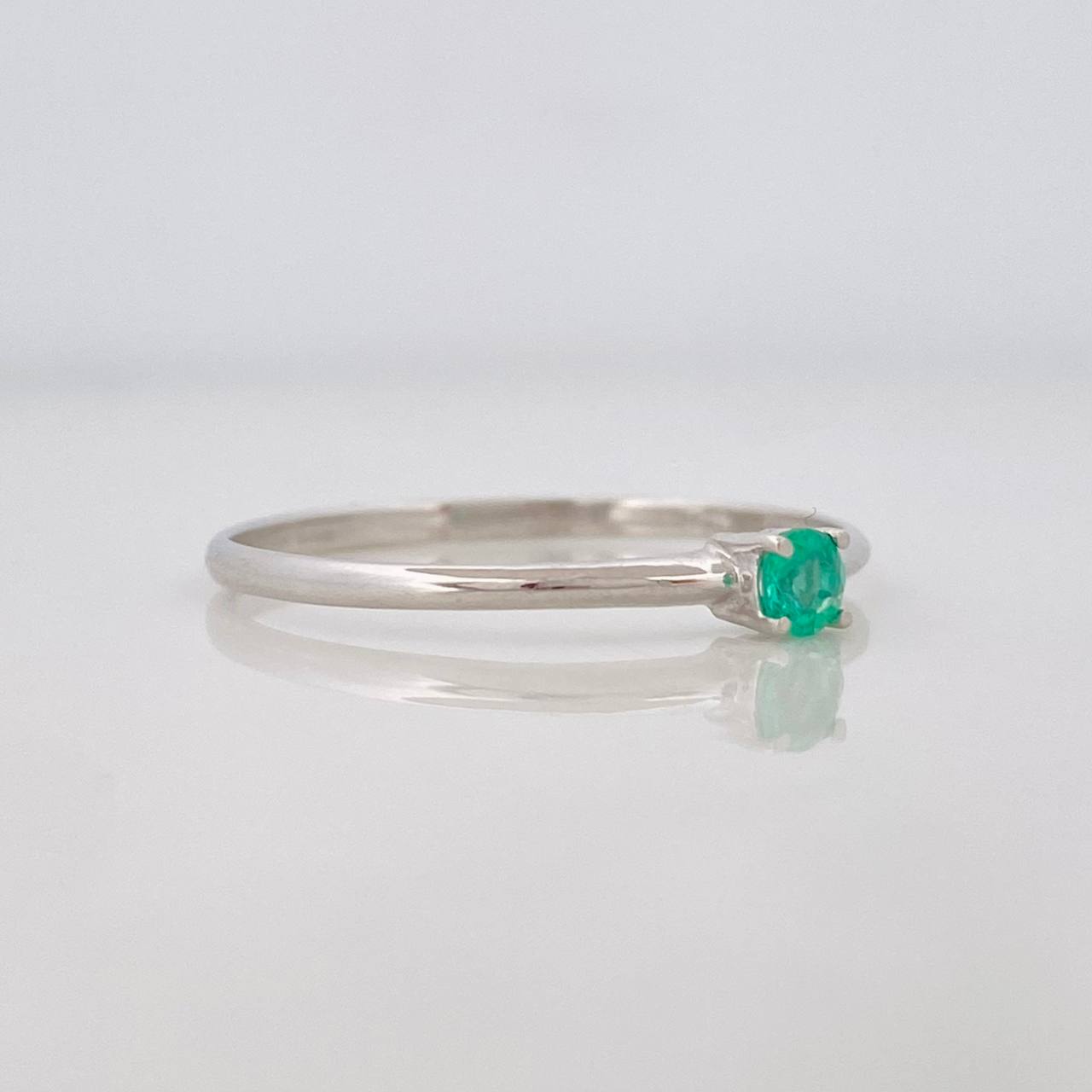 Emerald Solitaire Ring 9pts 0.85g / T7 1/4 18K White Gold