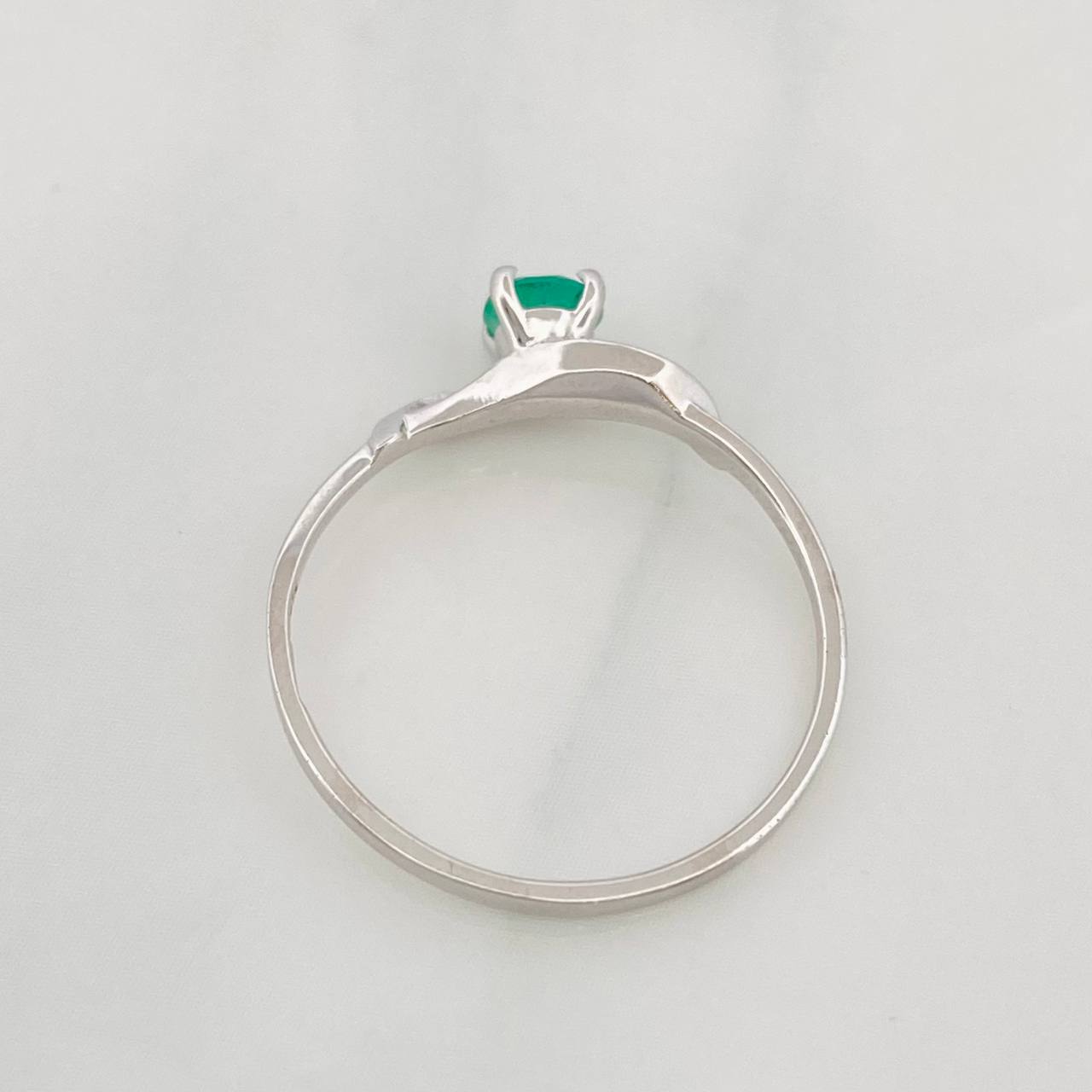 Anillo Solitario Esmeralda 29pts 1.5g / T7 1/4 Oro Blanco 18K