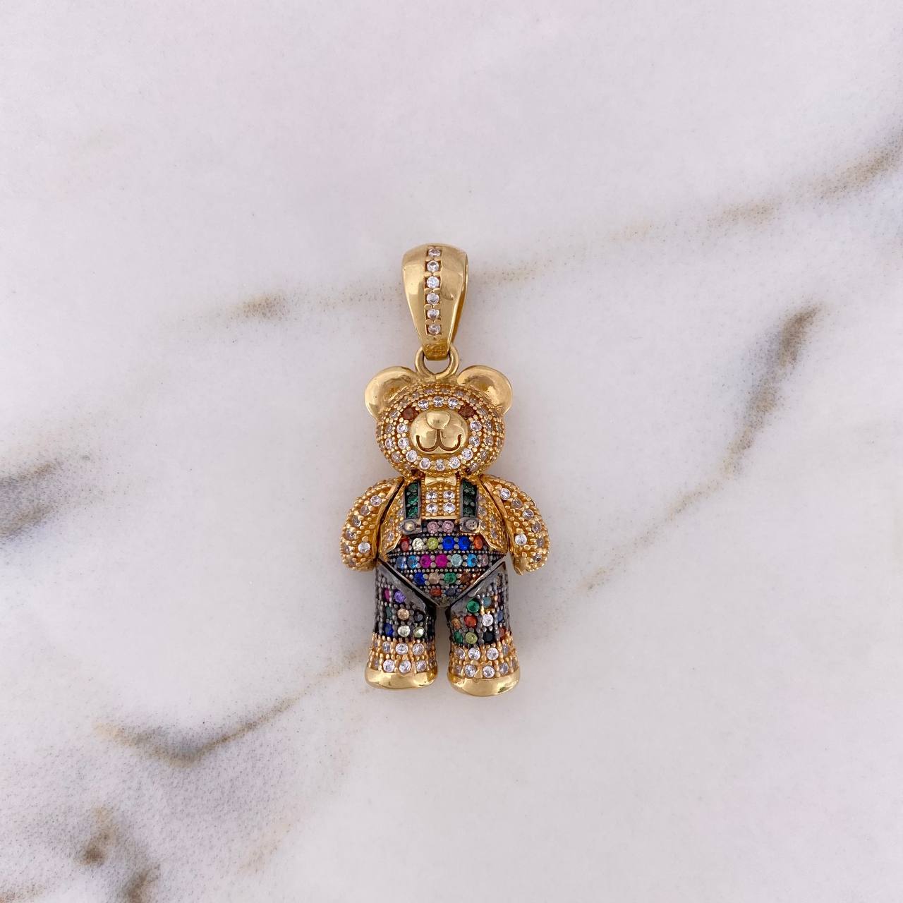 Dije Oso Articulado Overol 8.9gr / 3.5cm / Circones Colores Oro Amarillo 18K $
