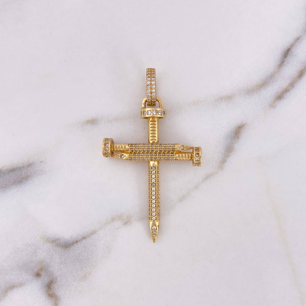 Dije Clavos 8.3gr / 5.3cm / Circones Blancos Oro Amarillo 18K #