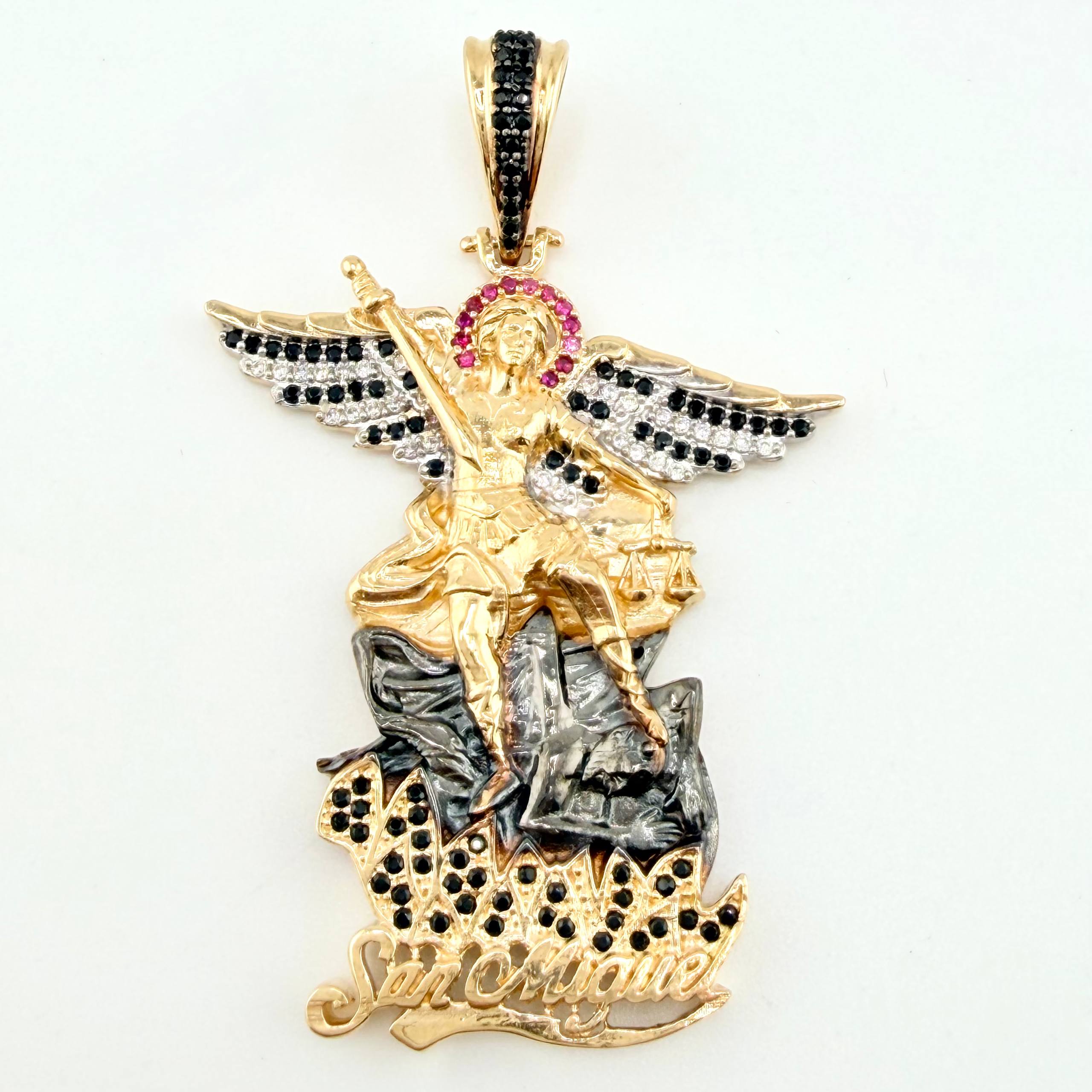 Dije San Miguel Arcangel 15.3gr / 2 1/4 in / Dos Oros Amarillo Blanco 18K ©