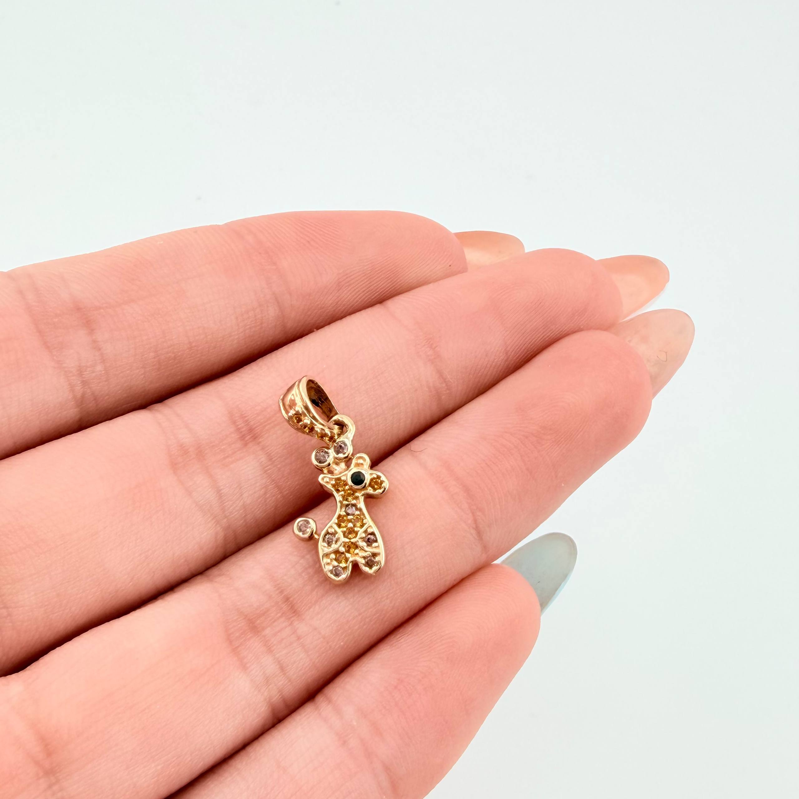 Dije Jirafa 1.05gr / 3/4 in / Oro Amarillo 18K