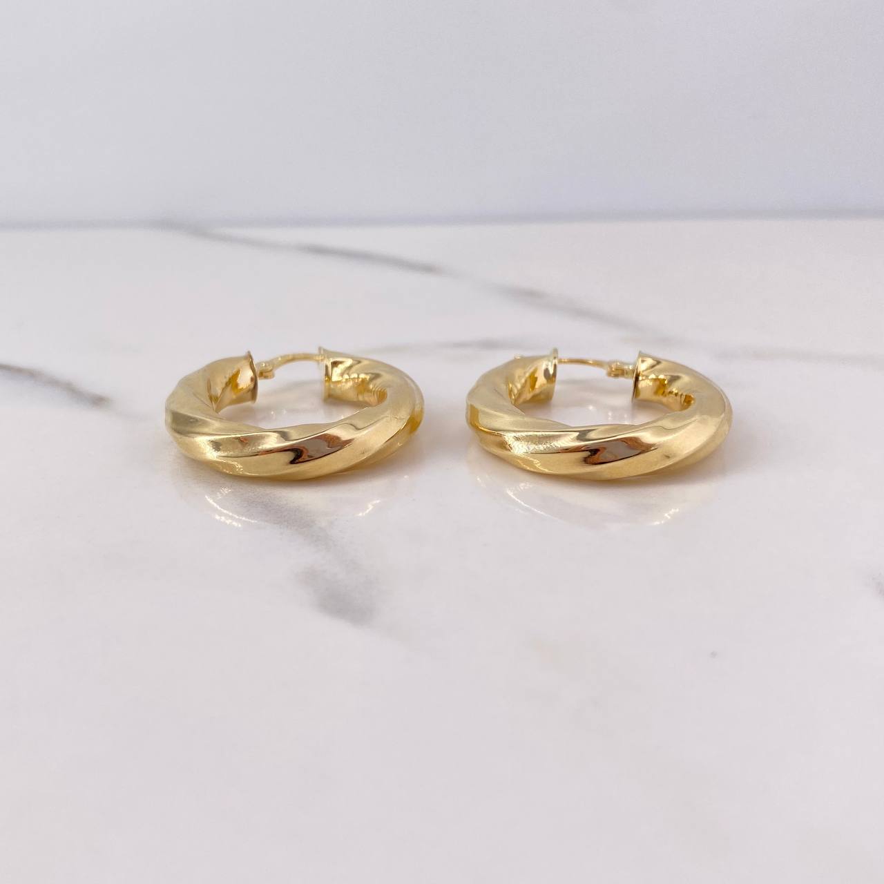 Hoop Earrings Earrings 5.15gr / 3cm / Twisted 18K Yellow Gold #