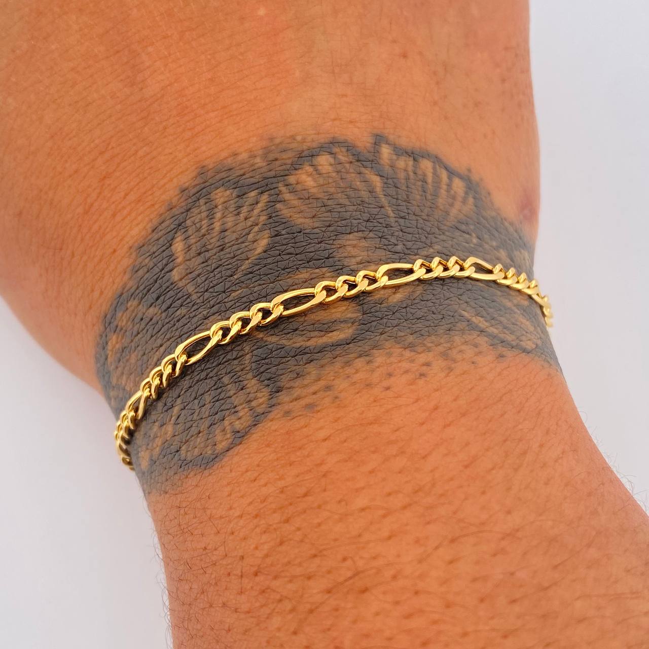 Figaro Bracelet 2.3gr / 7.5in / +1 18K Gold &