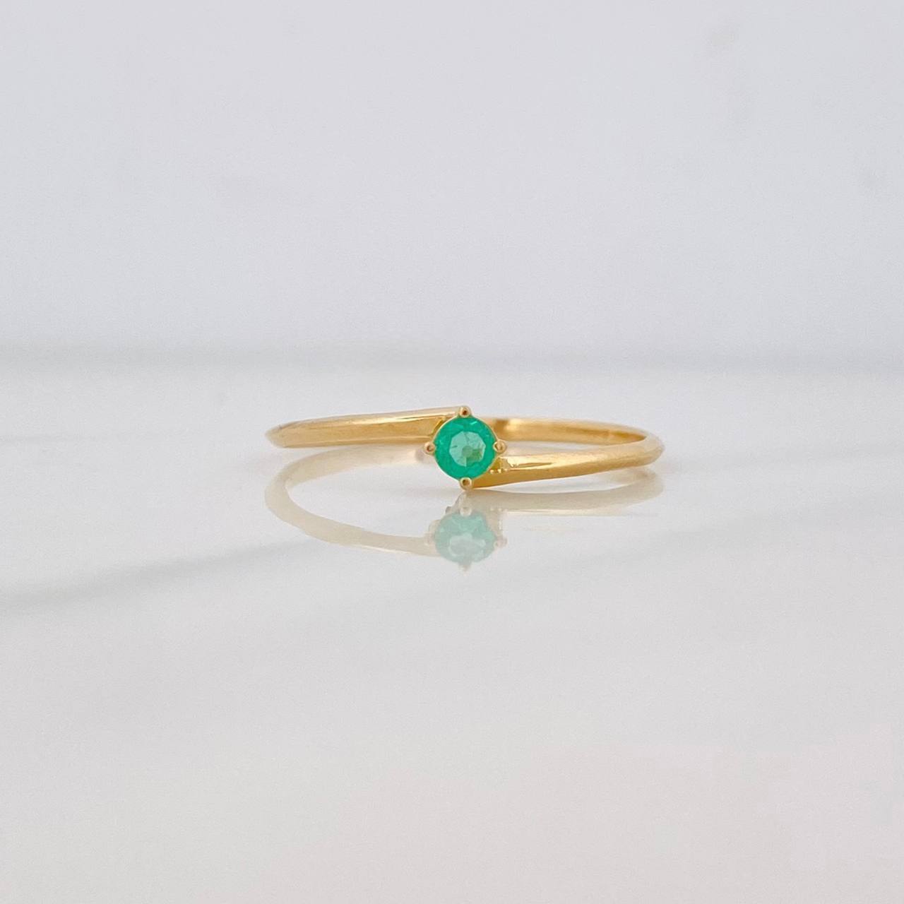 Anillo Solitario Esmeralda 7pts 0.9g / T6 3/4 Oro Amarillo 18K