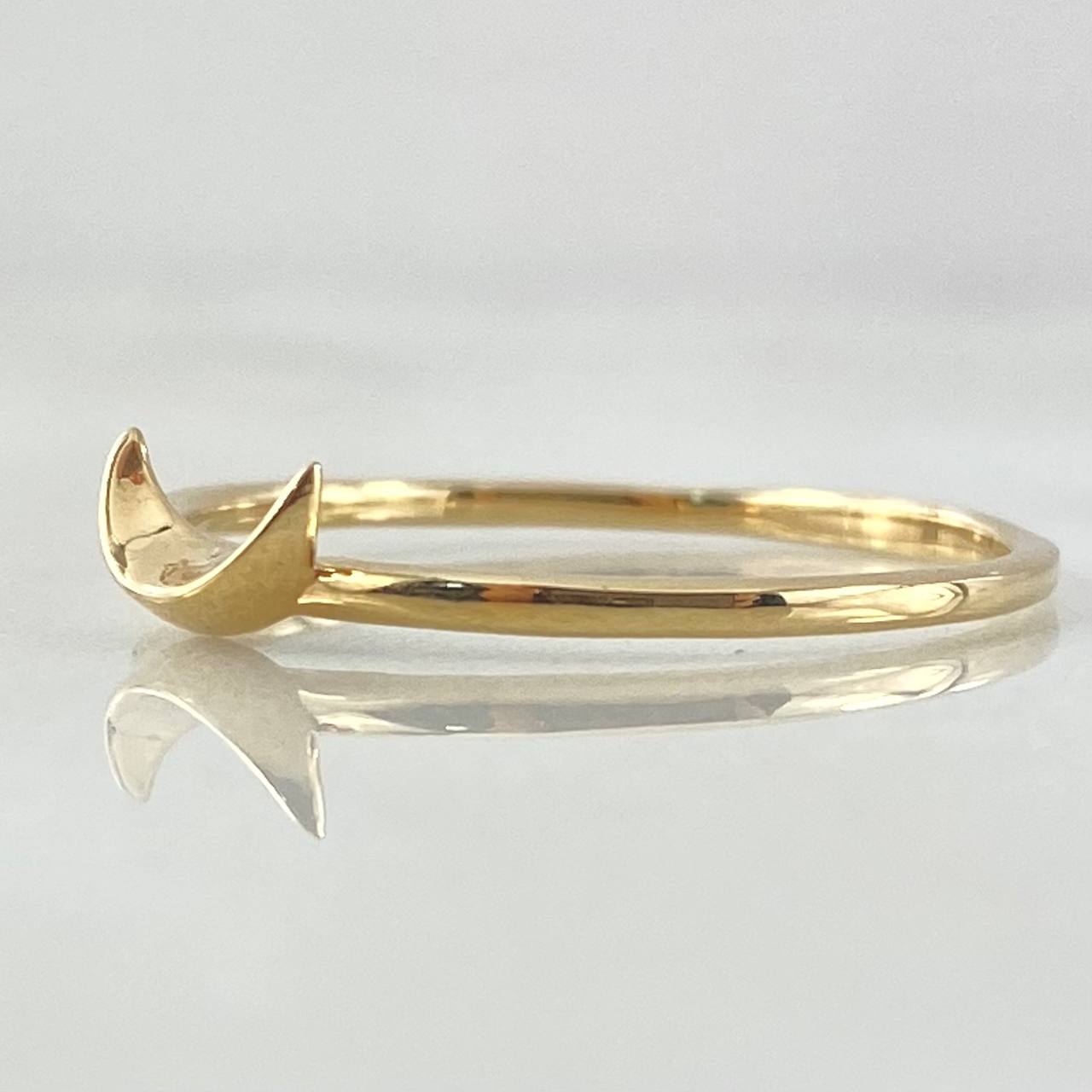 Half Moon Ring 1.3gr / Size 7 / 18K Gold
