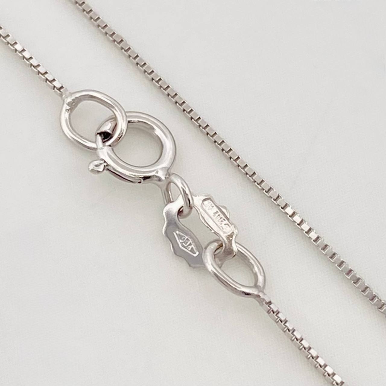 Set Venetian Chain + Emerald Butterfly Pendant 7pts / 1.95g / 20 in 18K White Gold