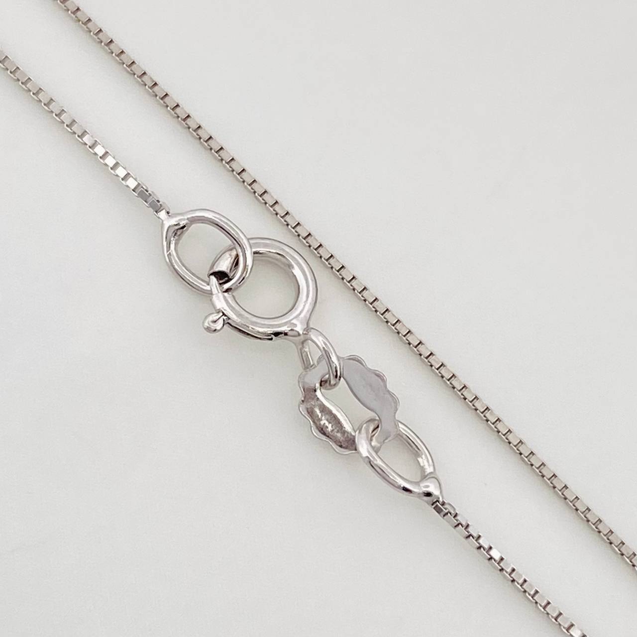 Venetian Chain Set + Infinite Heart Pendant Emerald 9pts / 1.75g / 20 in 18K White Gold