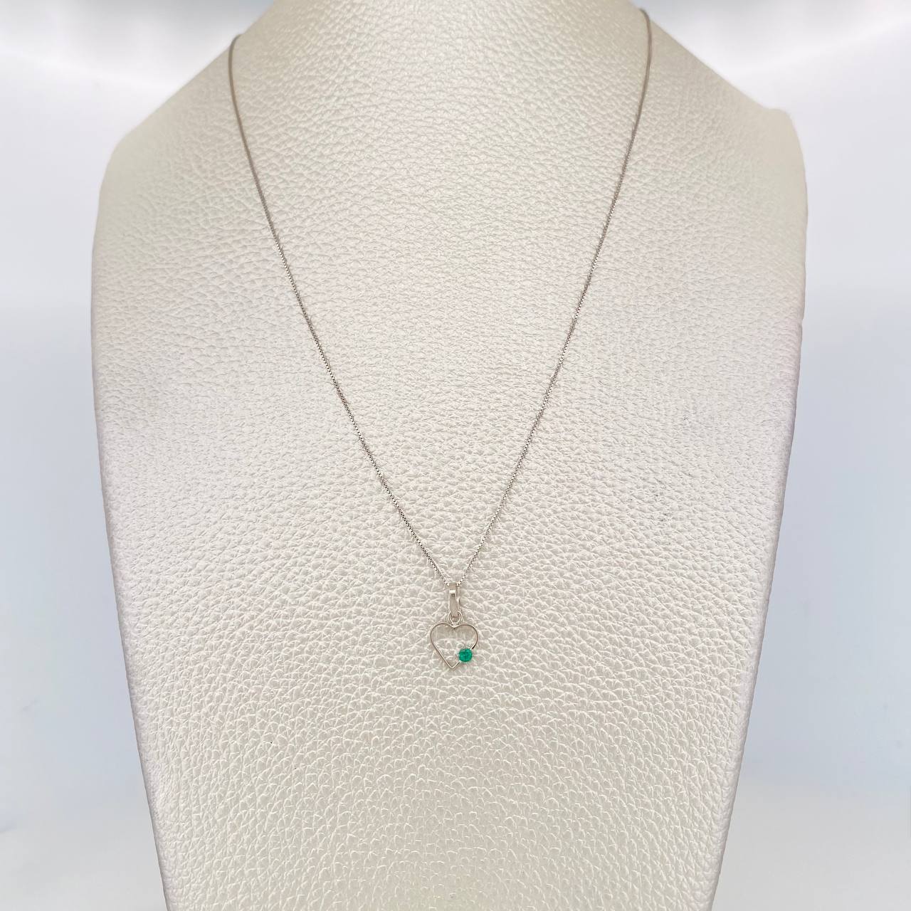 Venetian Chain Set + Heart Silhouette Pendant Emerald 4pts / 1.35g / 18 in 18K White Gold