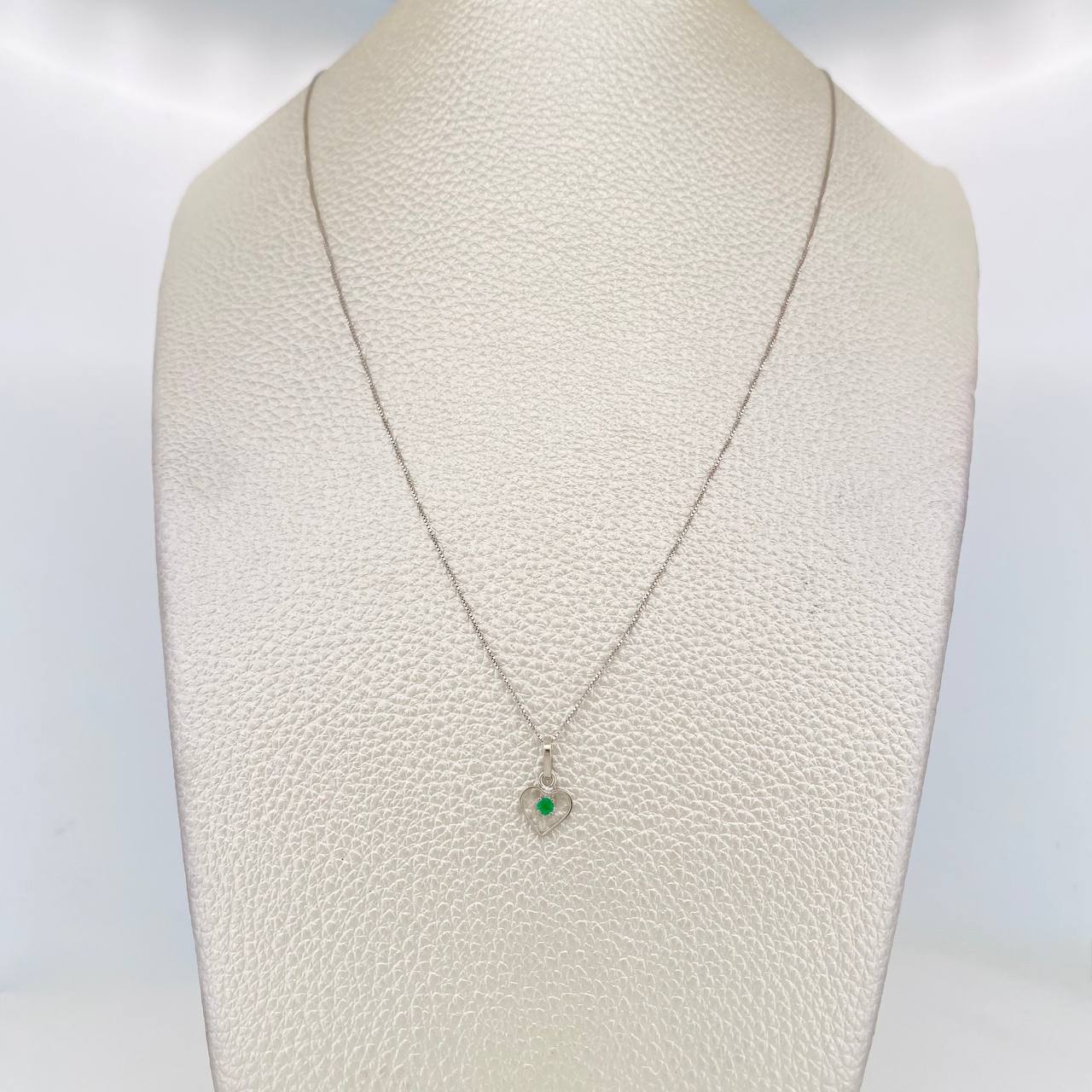 Venetian Chain Set + Heart Silhouette Pendant Emerald 4pts / 1.3g / 18 in 18K White Gold