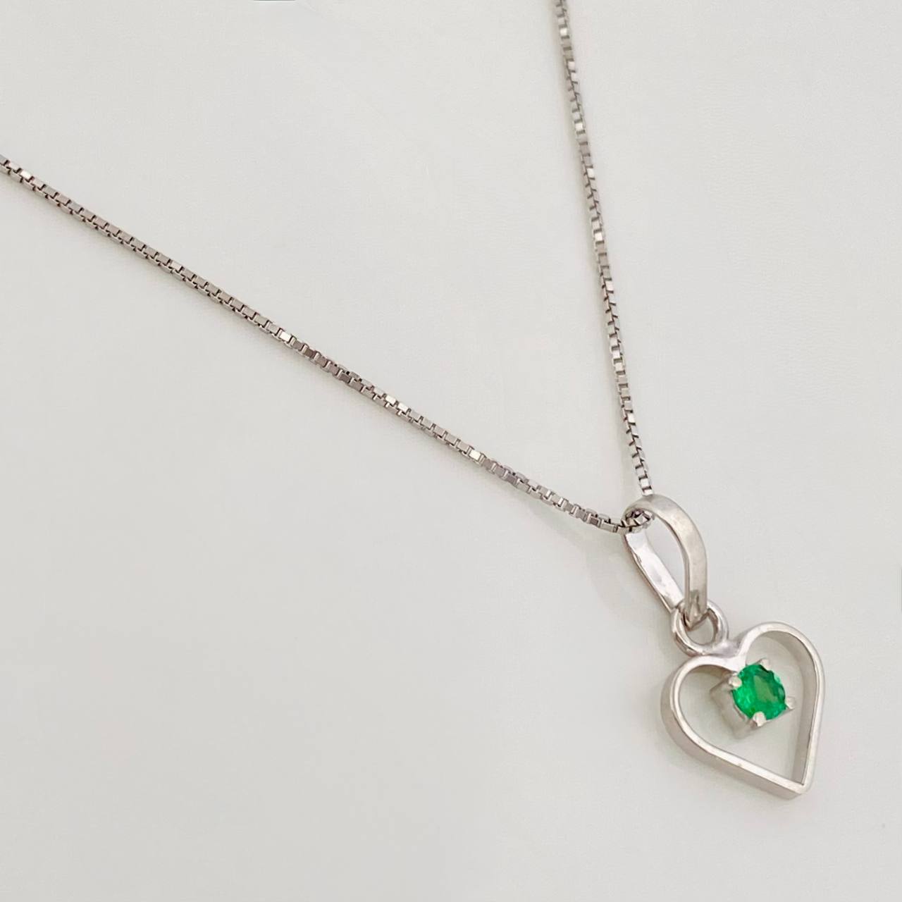 Venetian Chain Set + Heart Silhouette Pendant Emerald 4pts / 1.3g / 18 in 18K White Gold