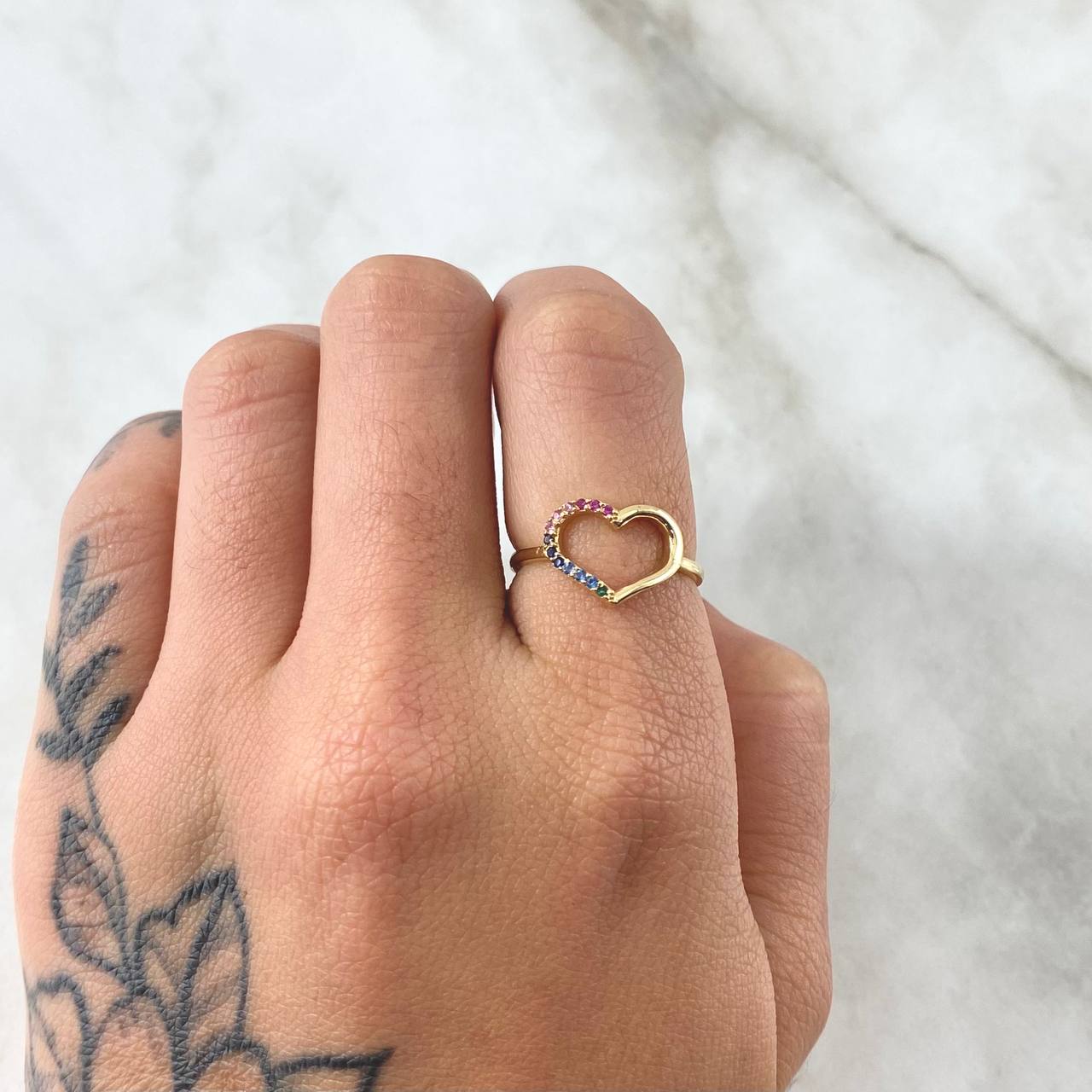 Heart Silhouette Ring 1.4gr / Size 4 3/4 / 18K Gold