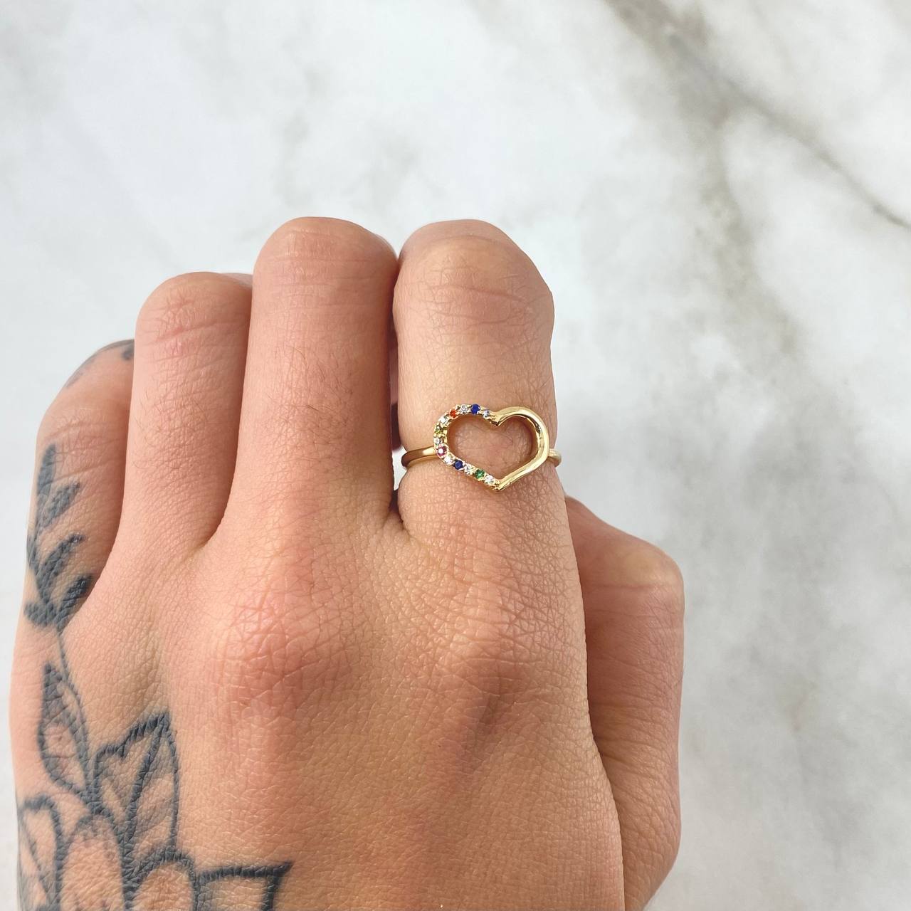 Anillo Silueta Corazon 1.35gr / T5 1/4 / Oro 18K