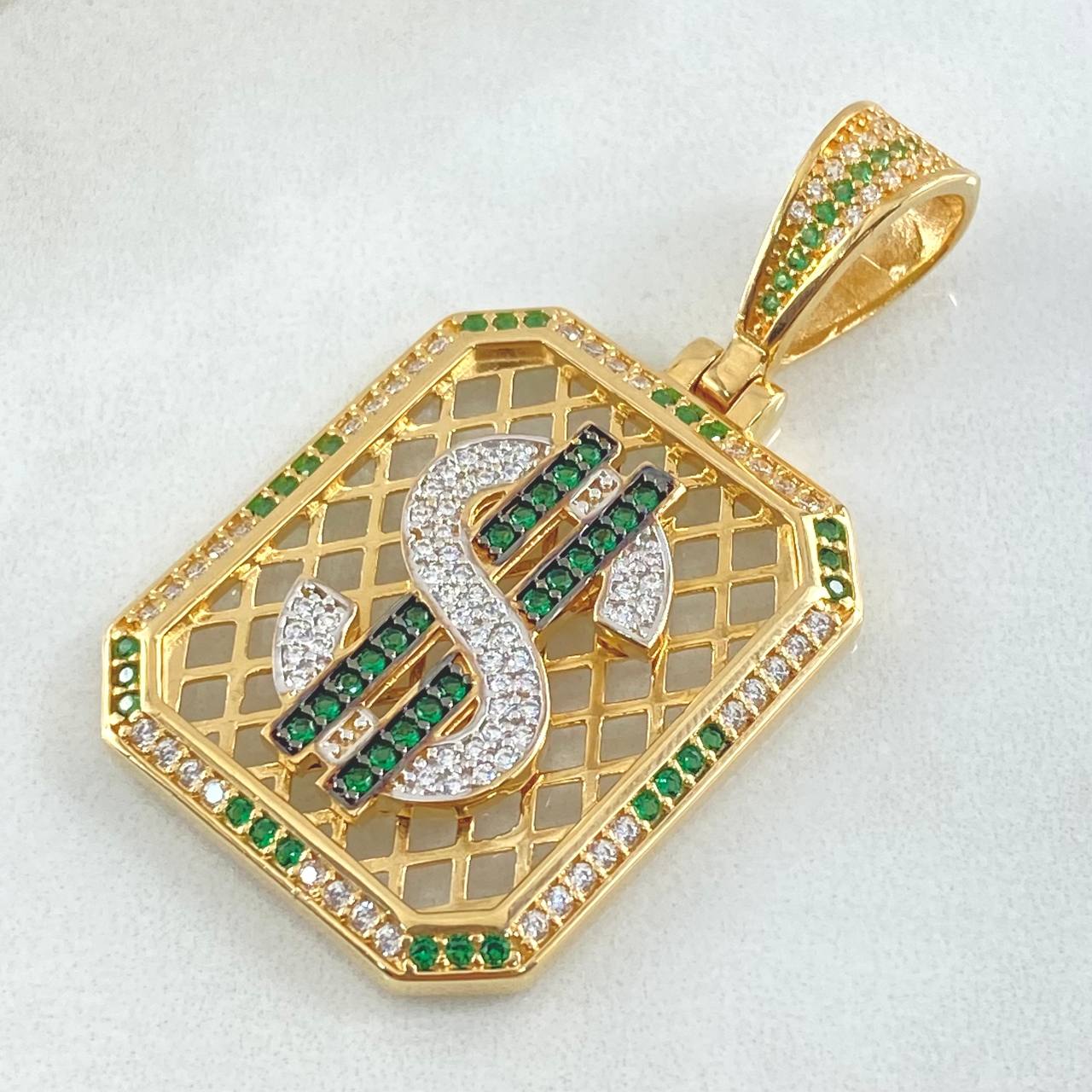 Dije Placa Signo Pesos  10.85gr / 4.7cm / Oro 18K