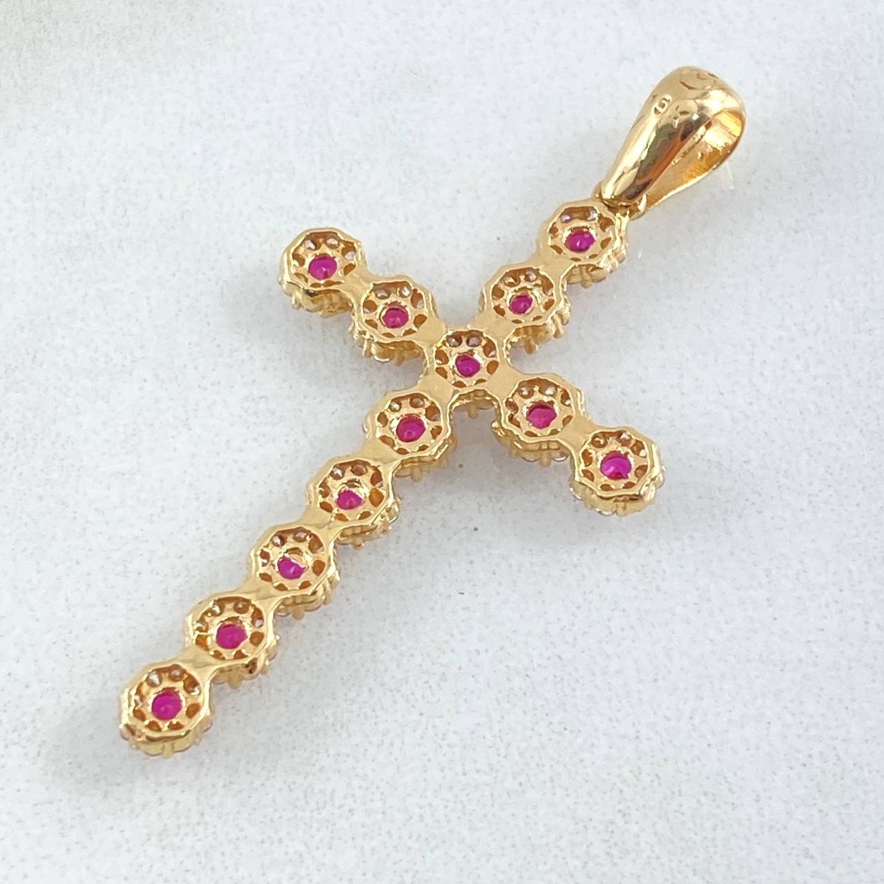 Dije Cruz Tupida 3.05gr / 4.2cm / Oro 18K