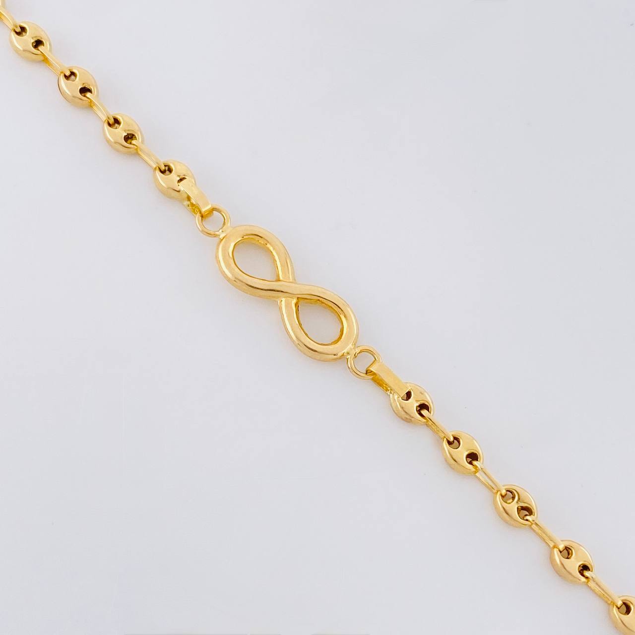 Pulso GC Infinito 2.2g / 6 3/4 in / 3.1mm Oro Amarillo 18K