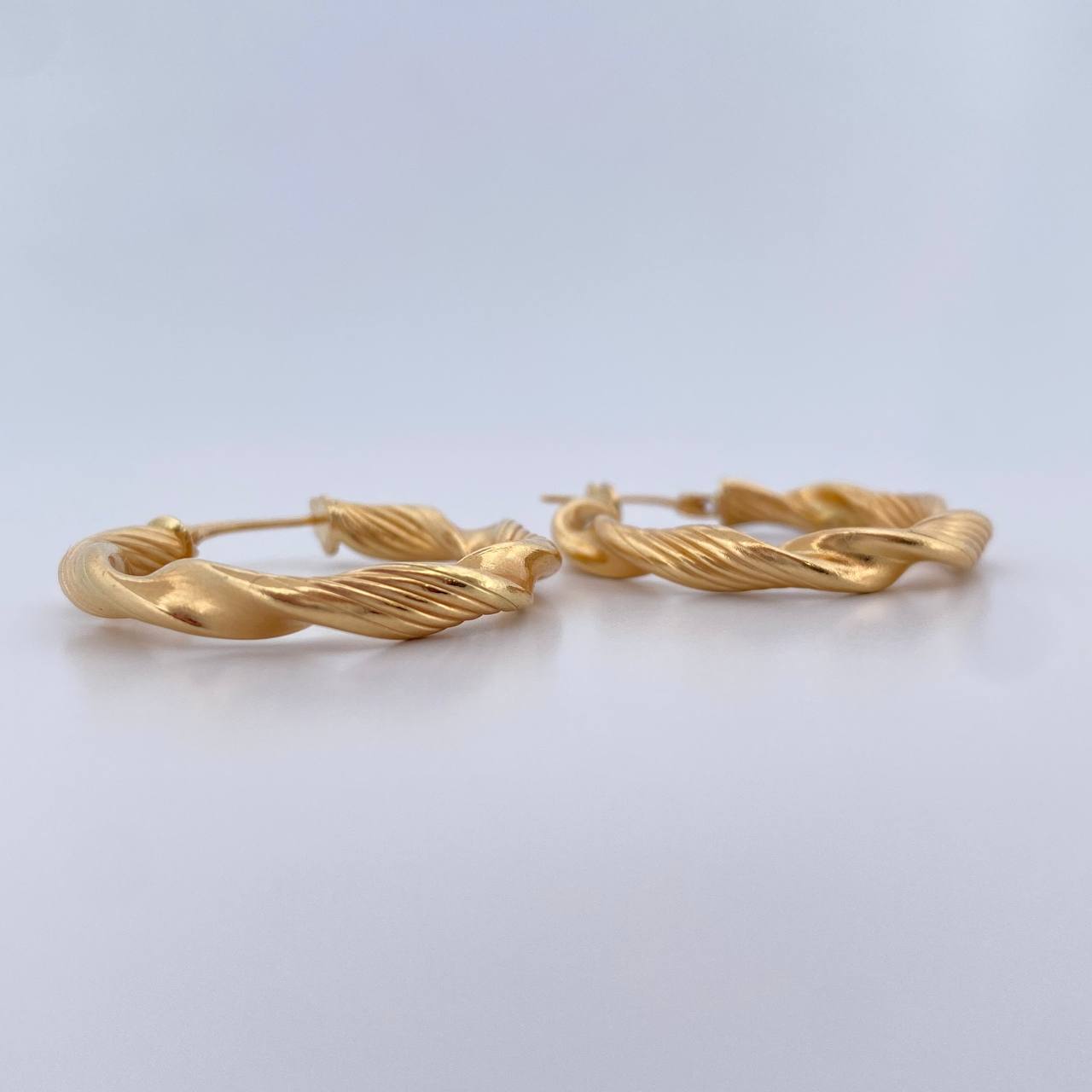 Hoop Earrings Nico 3.3gr / 3cm / Striped 18K Yellow Gold $