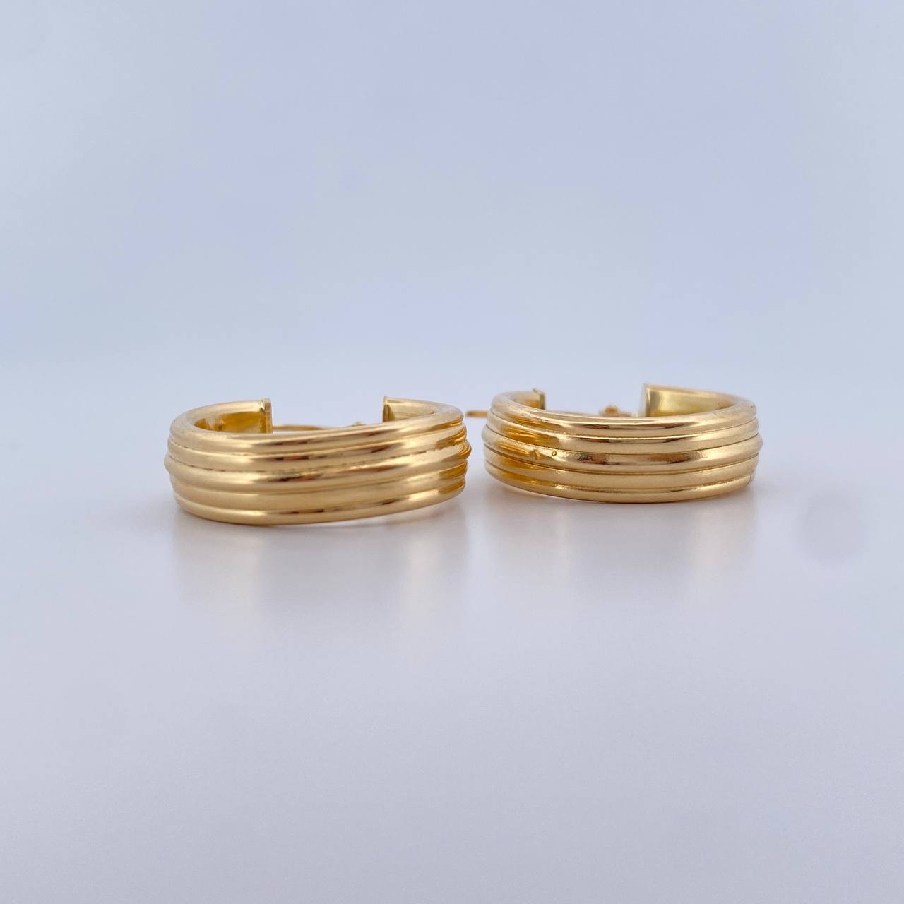 Candongas Diana 4.15gr / 2.5cm / Rayadas Oro Amarillo 18K $