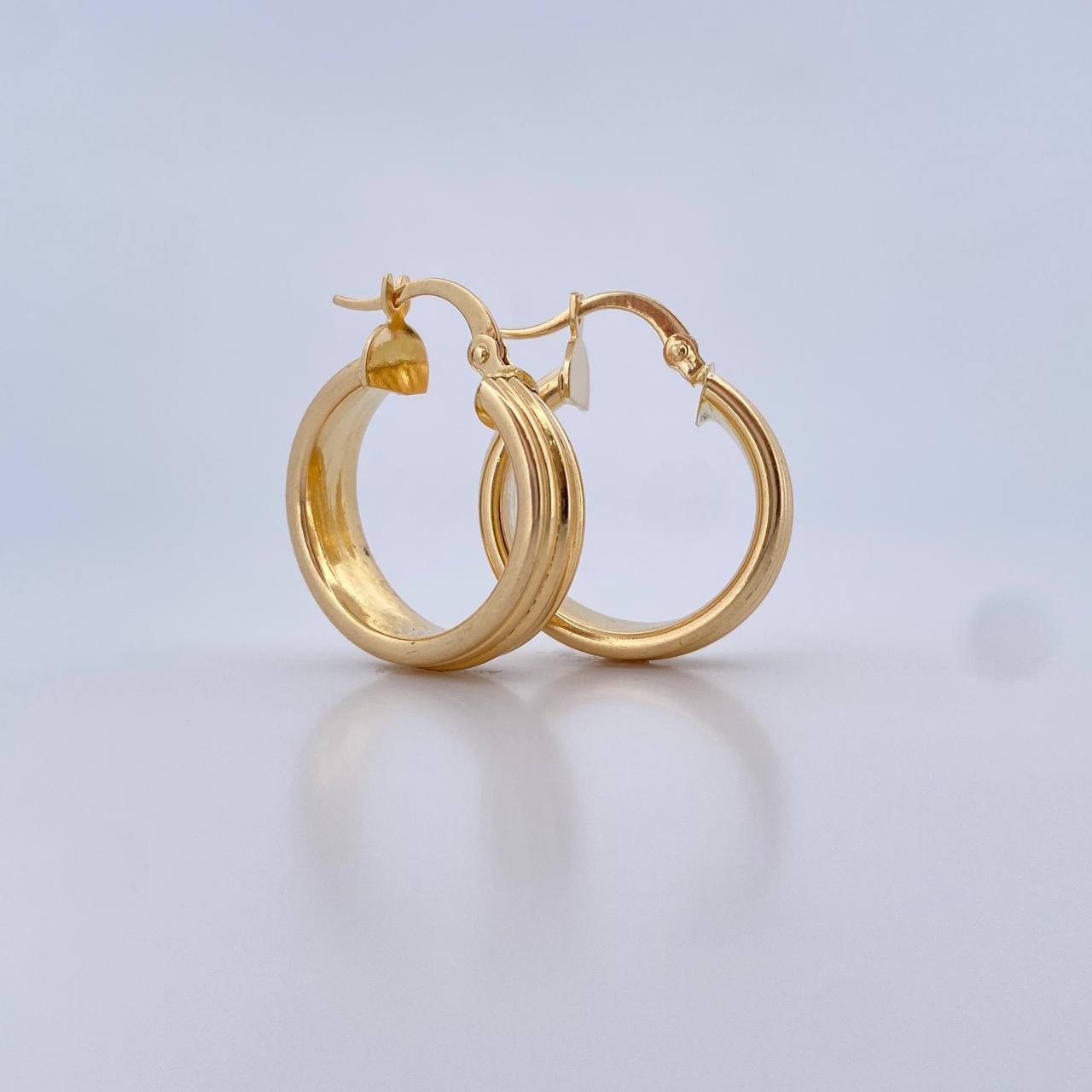 Candongas Diana 4.15gr / 2.5cm / Rayadas Oro Amarillo 18K $