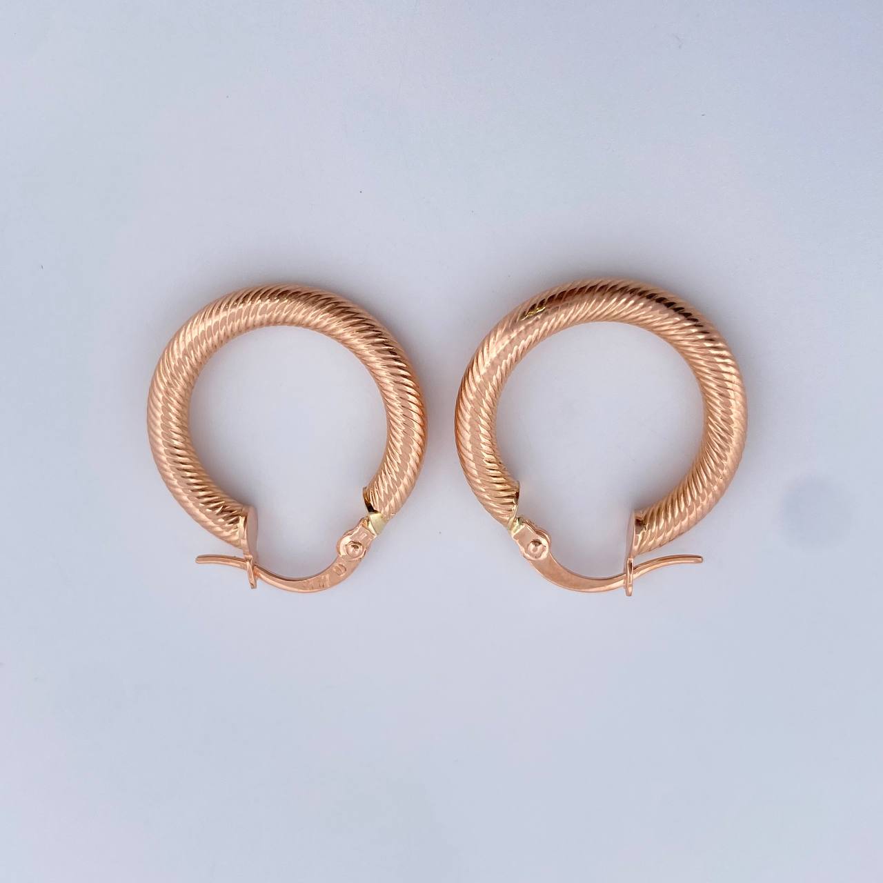 Candongas Zion Resorte 2.4gr / 2.3cm / Oro Rosa 18K $