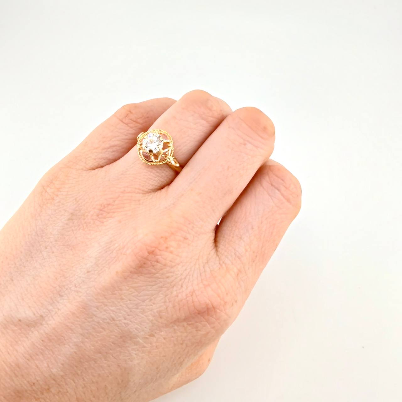 Anillo Solitario Aura Vintage 1.9 g / T6 3/4 Oro Amarillo 18K