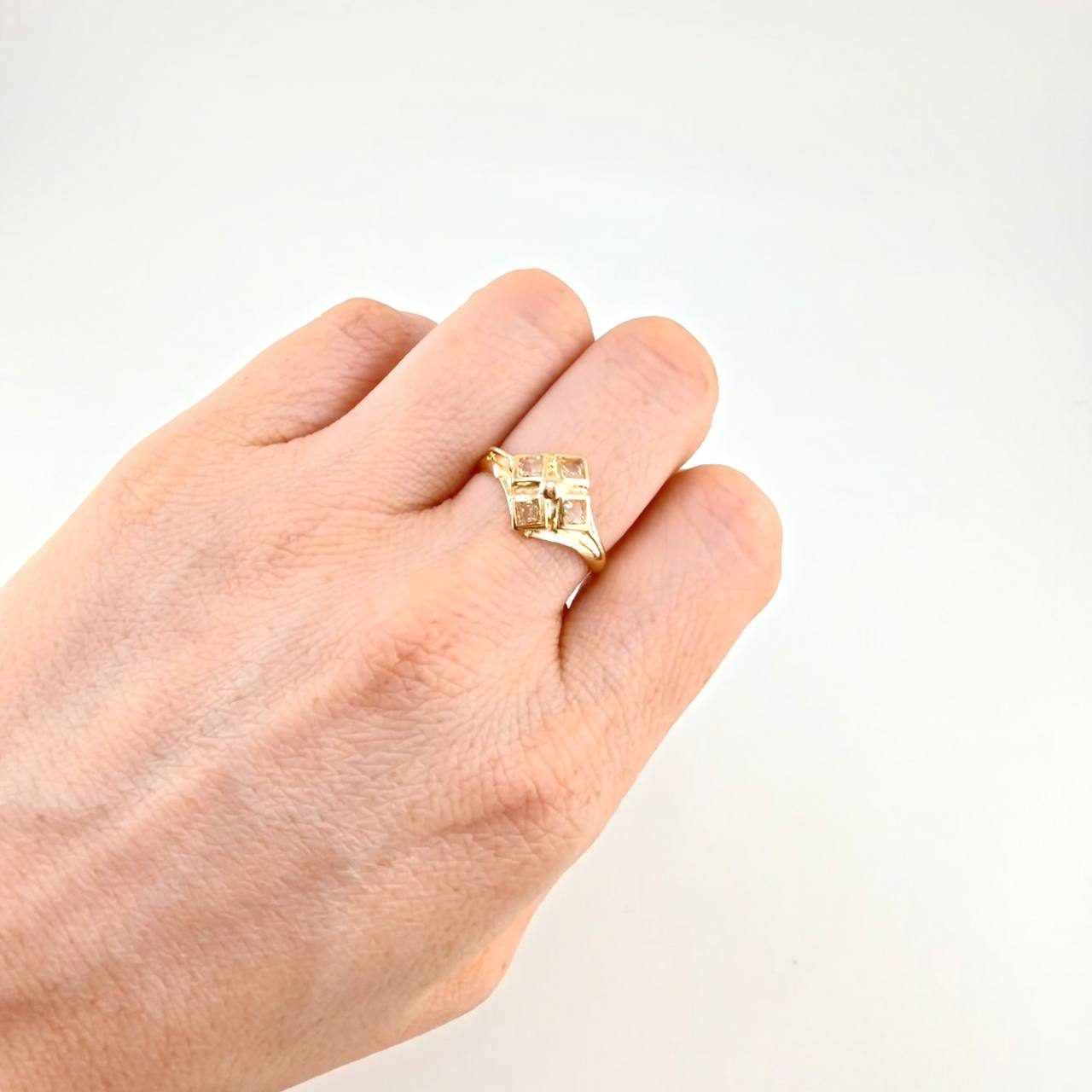Imperial Rhombus Ring 1.8 g / T9 Yellow Gold 18K