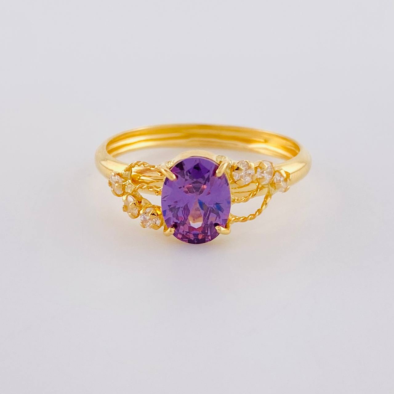 Anillo Solitario Violeta Real 1.85 g / T9 3/4 Oro Amarillo 18K