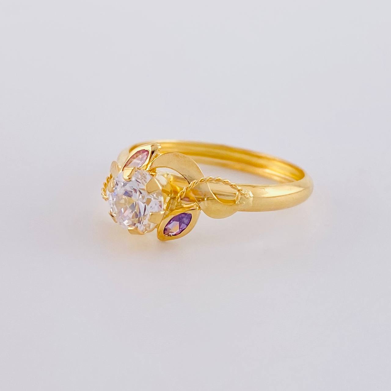Anillo Solitario Flor De Cristal 1.7 g / T9 Oro Amarillo 18K