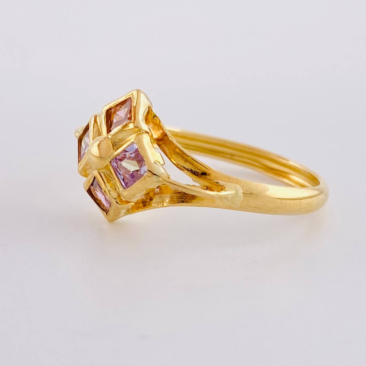 Anillo Rombo Imperial 1.85 g / T8 1/2 Oro Amarillo 18K