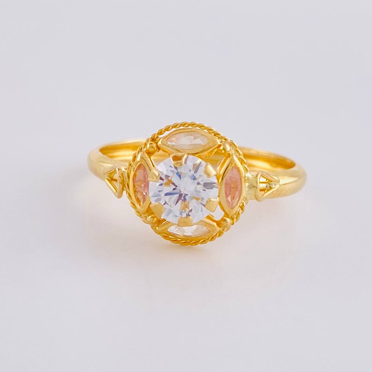 Anillo Solitario Aura Vintage 1.9 g / T8 Oro Amarillo 18K