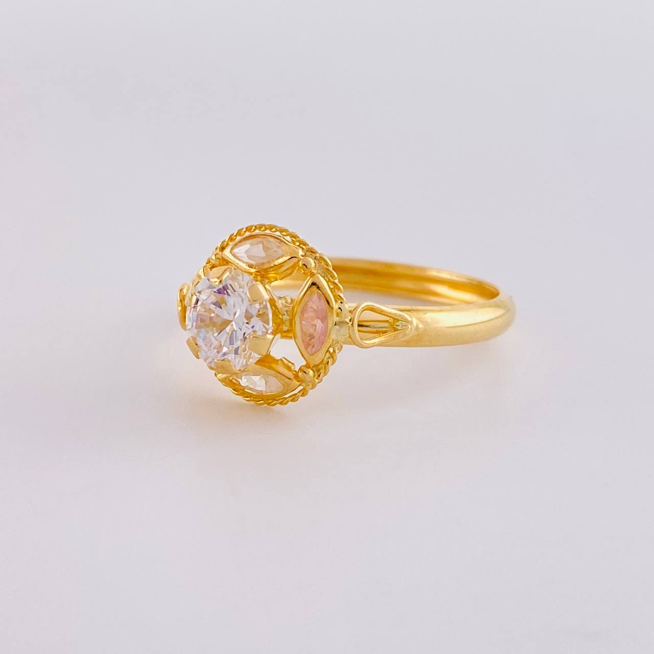 Anillo Solitario Aura Vintage 2 g / T8 1/2 Oro Amarillo 18K