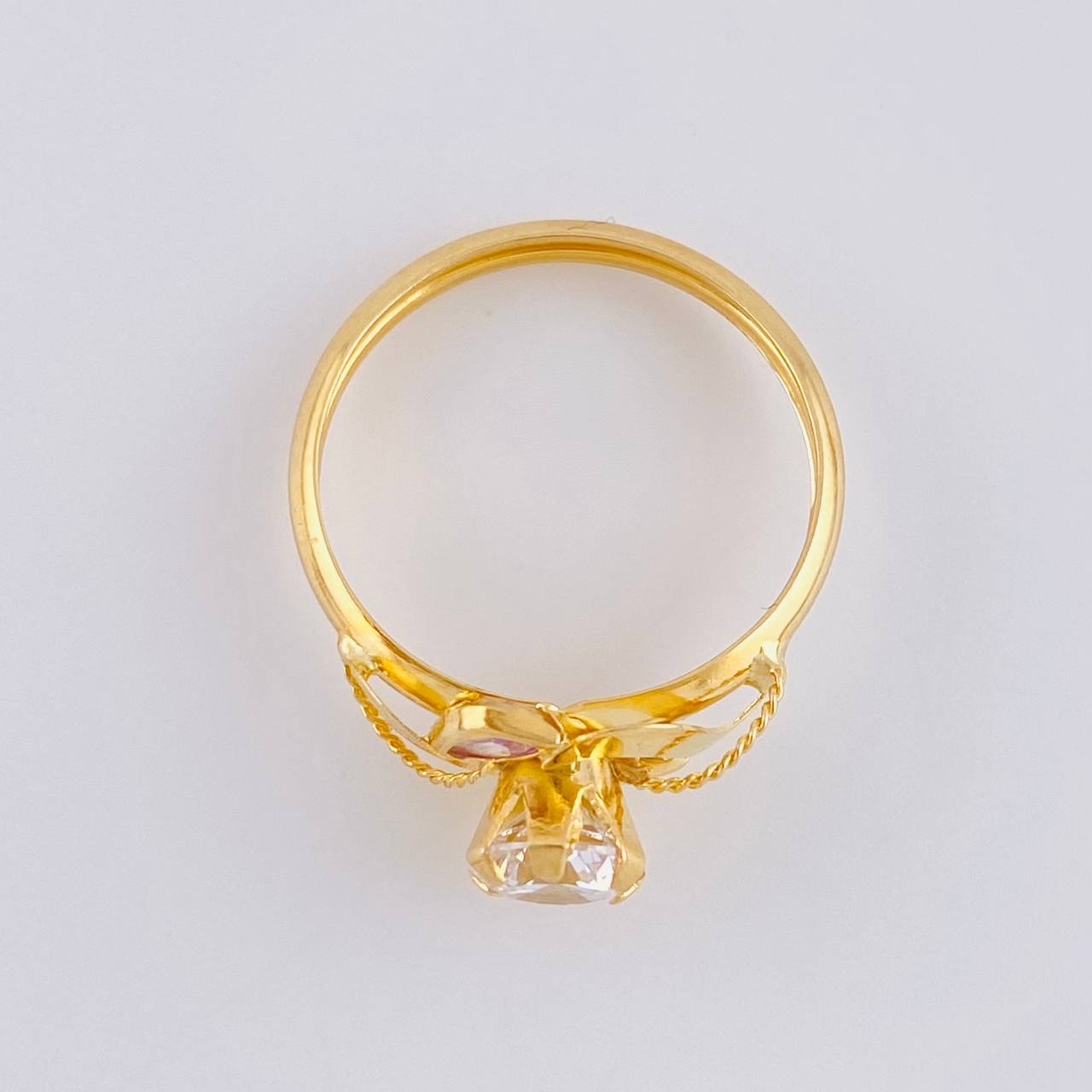 Crystal Flower Solitaire Ring 1.6 g / T7 18K Yellow Gold