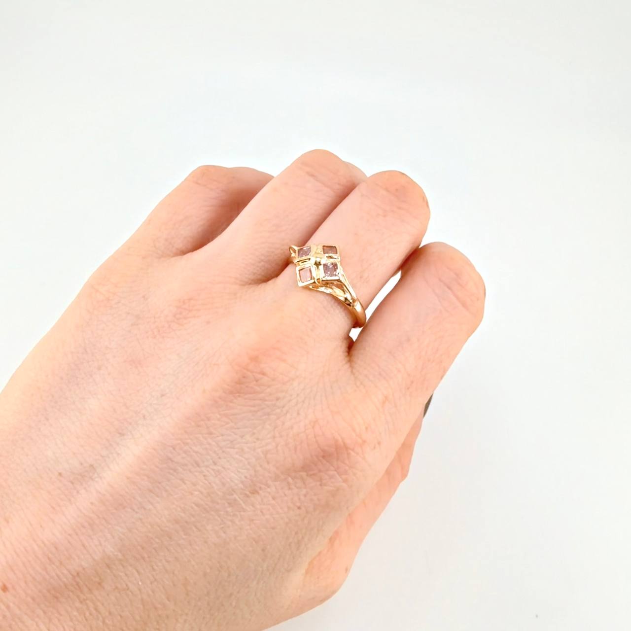 Anillo Rombo Imperial 1.75 g / T7 1/2 Oro Amarillo 18K