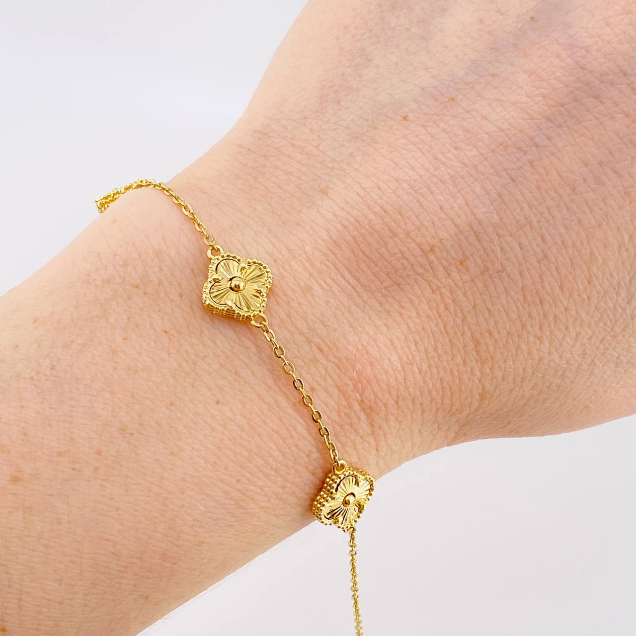 Adjustable Clover Bracelet Drawer 4.55 g / 7 in - 7 3/4 in / 1.4 mm Yellow Gold 18K