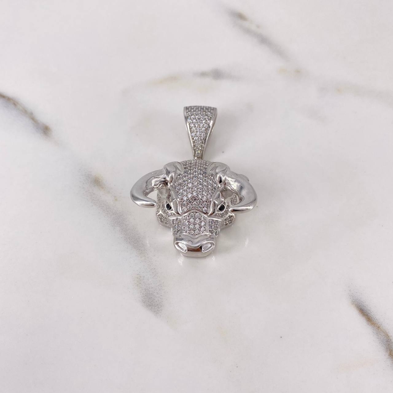 Pendant Bull 13.4gr / 3.8cm / White Zircons 18K White Gold $