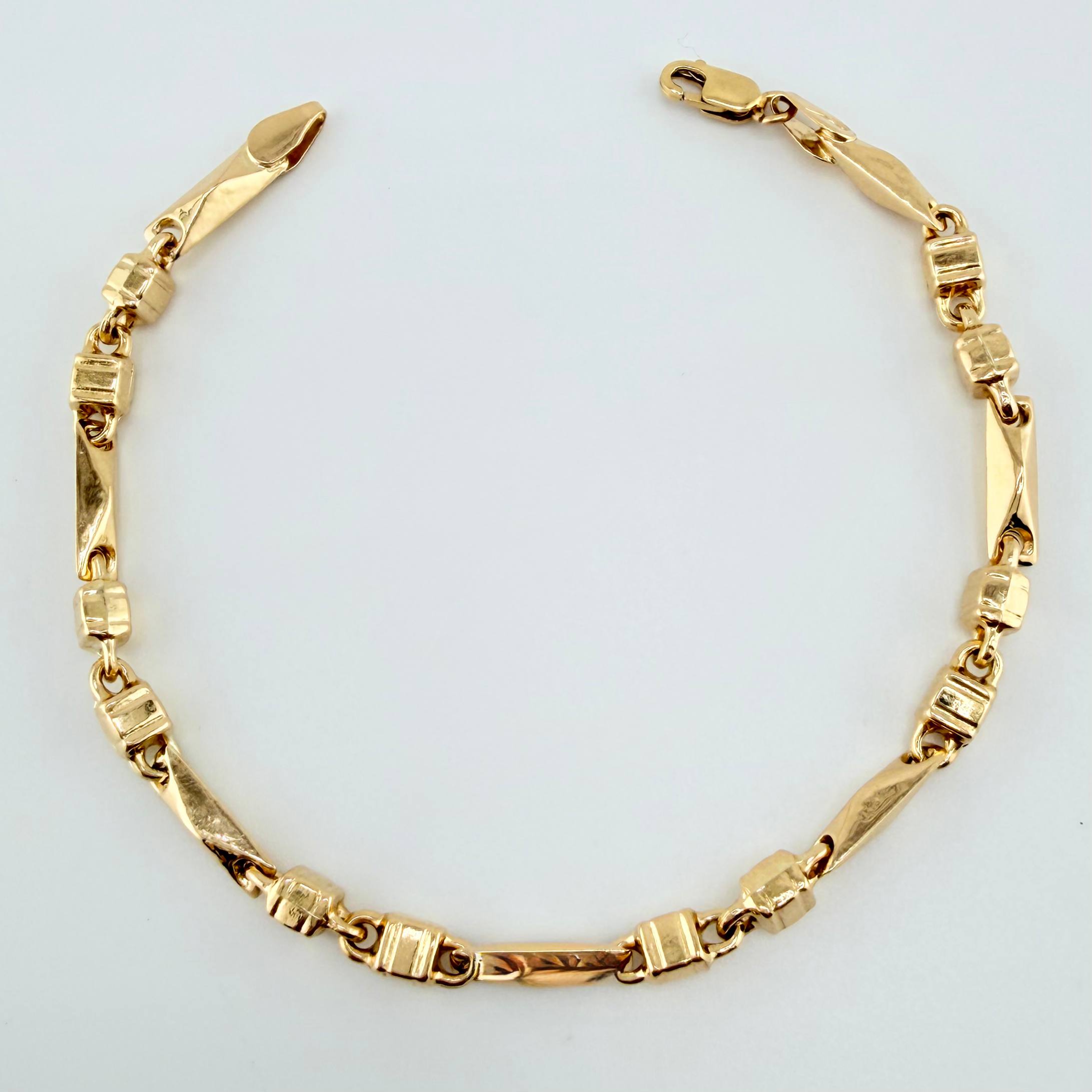 Pulso Rustico Español 6.3gr / 8 1/4 in / 3.7mm Oro Amarillo 18K ©