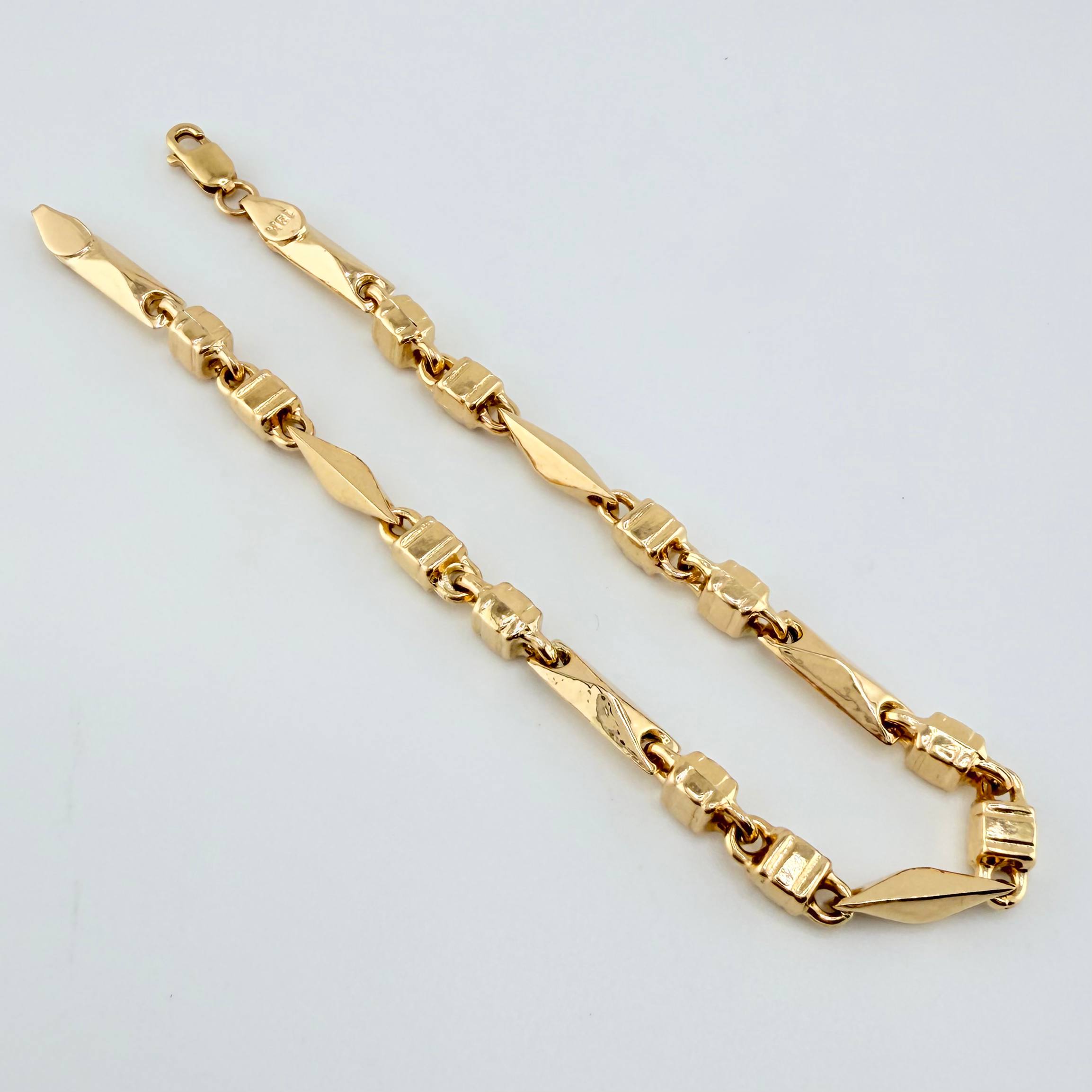 Pulso Rustico Español 6.4gr / 8 1/4 in / 3.7mm Oro Amarillo 18K ©