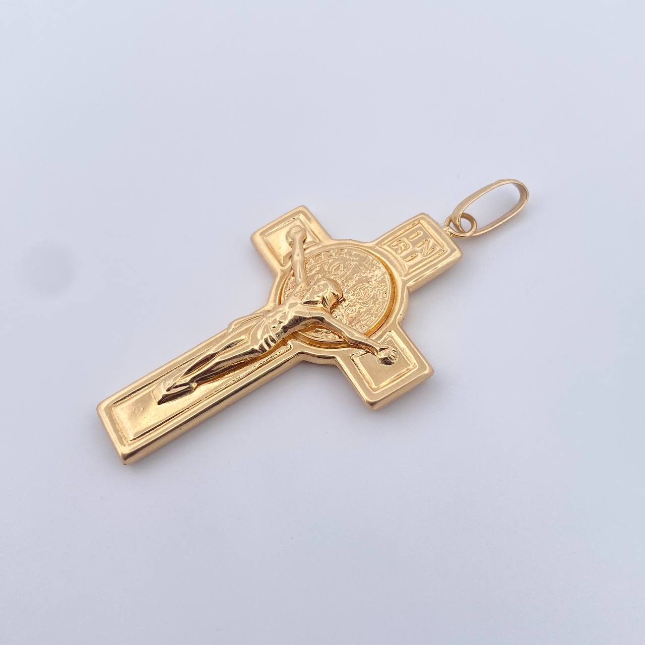 Dije Cruz Cristo San Benito 6.25gr / 5.8cm / Oro Amarillo 18K &