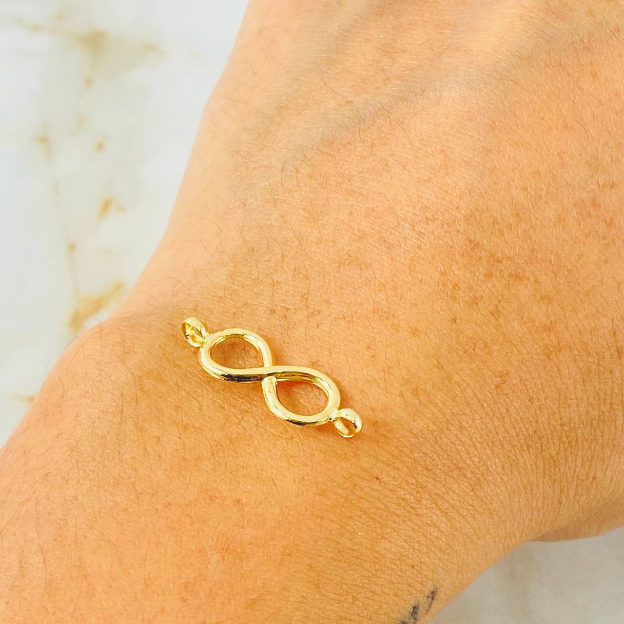 Infinity Charm 0.4gr / 1 in / 18K Gold