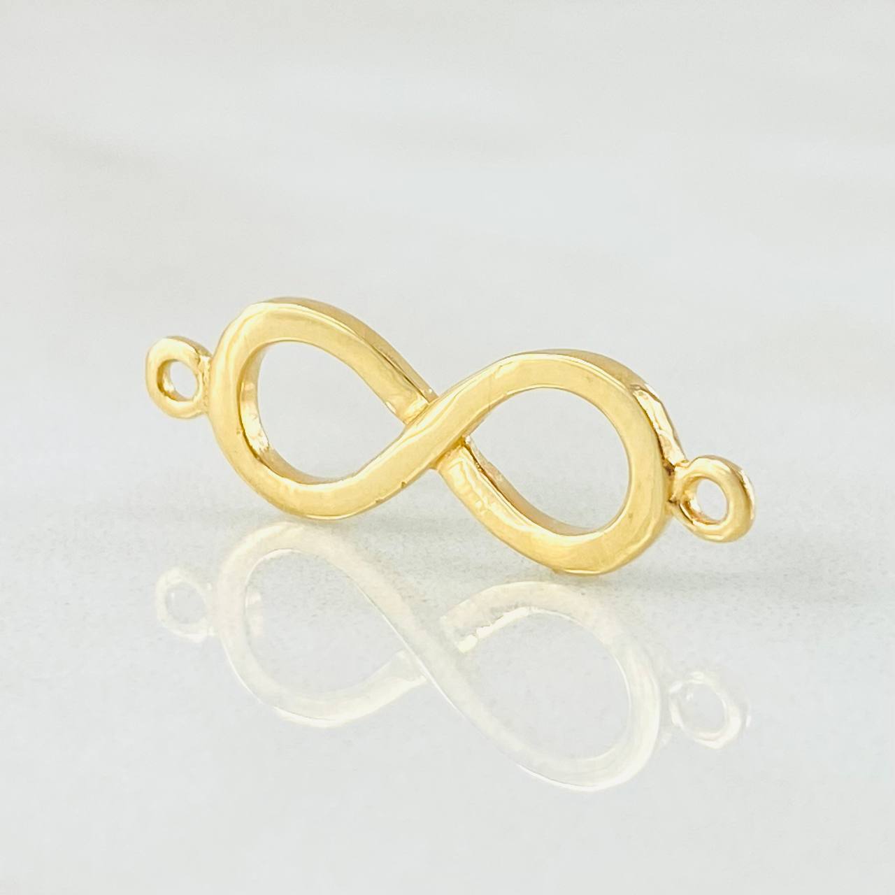 Charm Infinity 1.1gr / 1in / 18K Gold