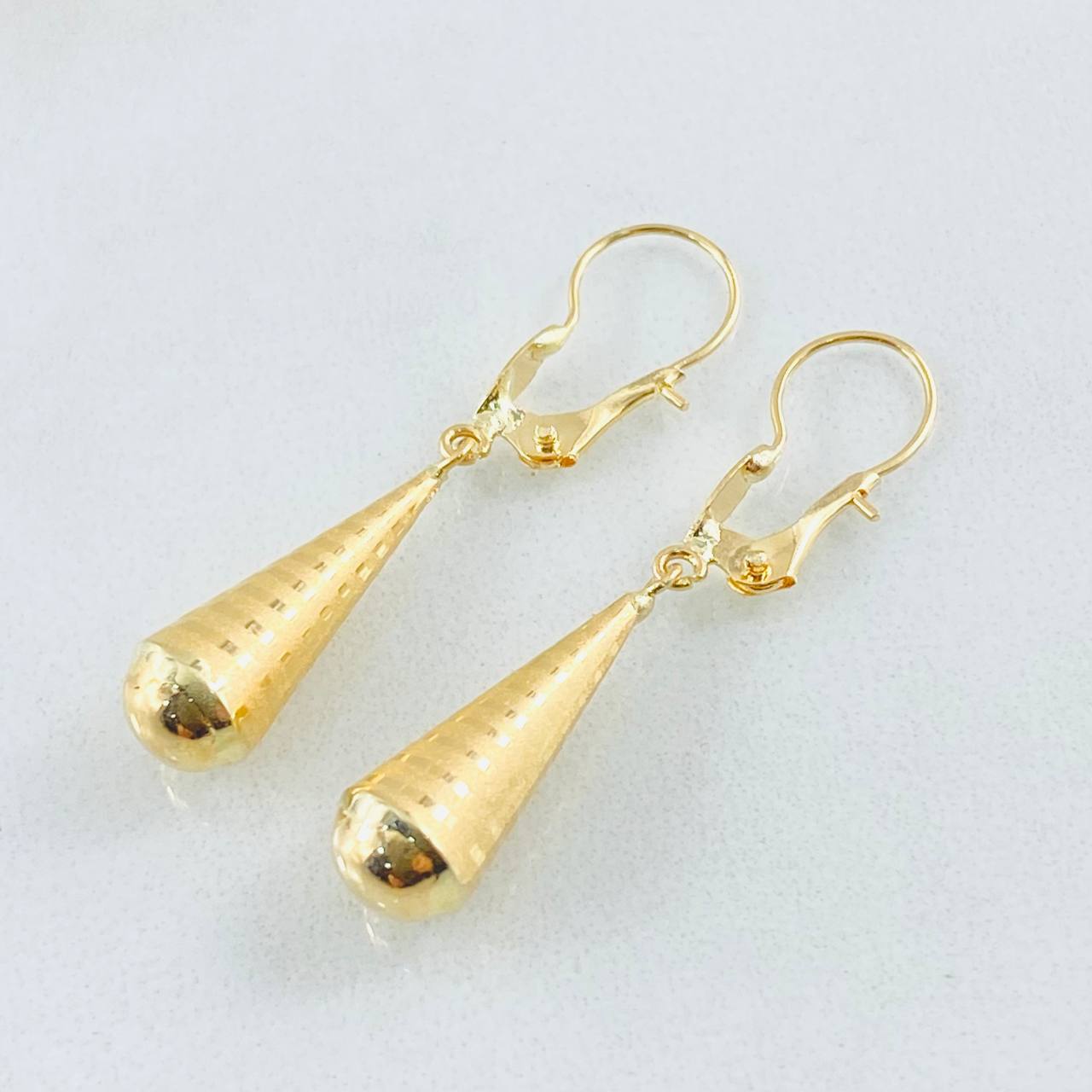 Candongas Lagrima 1.05gr / 1 1/4 in / Oro Amarillo 18K