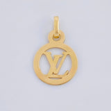 Dije Circulo Letra 0.5 g / 3/4 in Oro Amarillo 18K