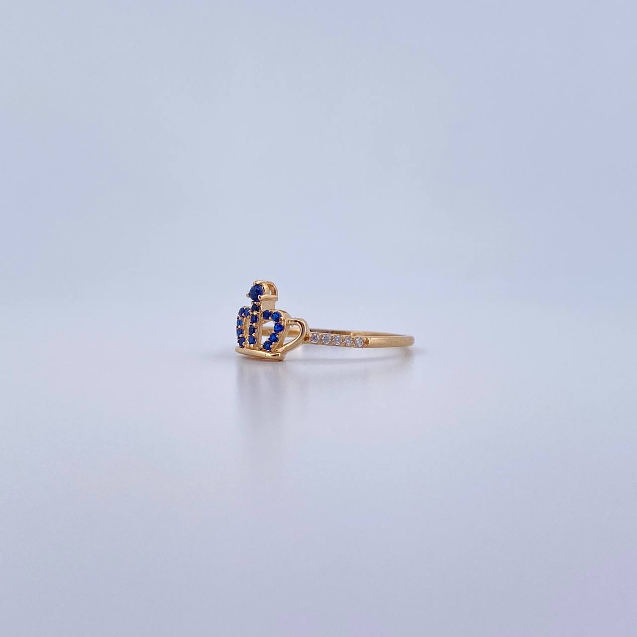 Crown Ring 1.55gr / Size 7 1/4 / Blue and White Zircons 18K Yellow Gold $