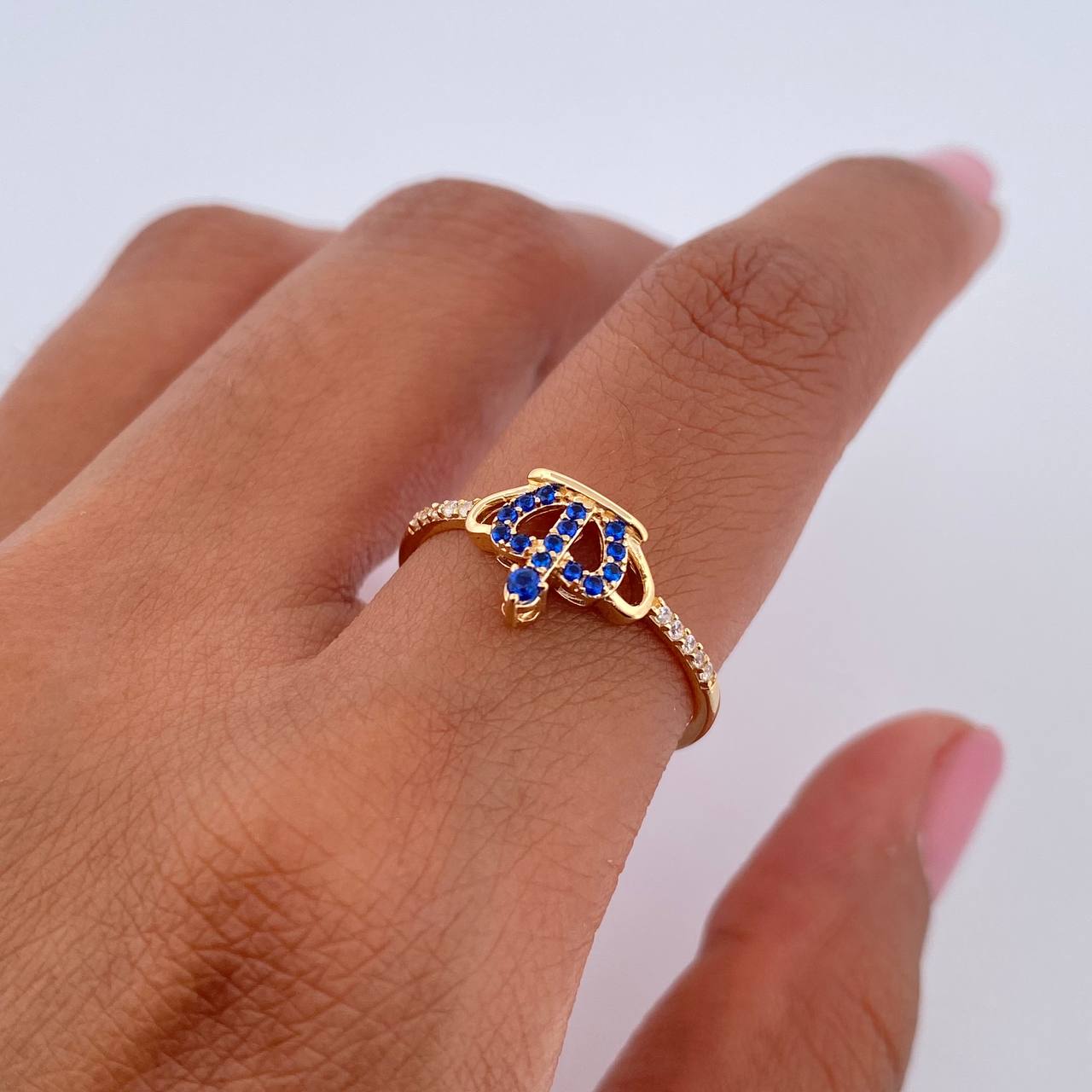 Crown Ring 1.55gr / Size 7 1/4 / Blue and White Zircons 18K Yellow Gold $
