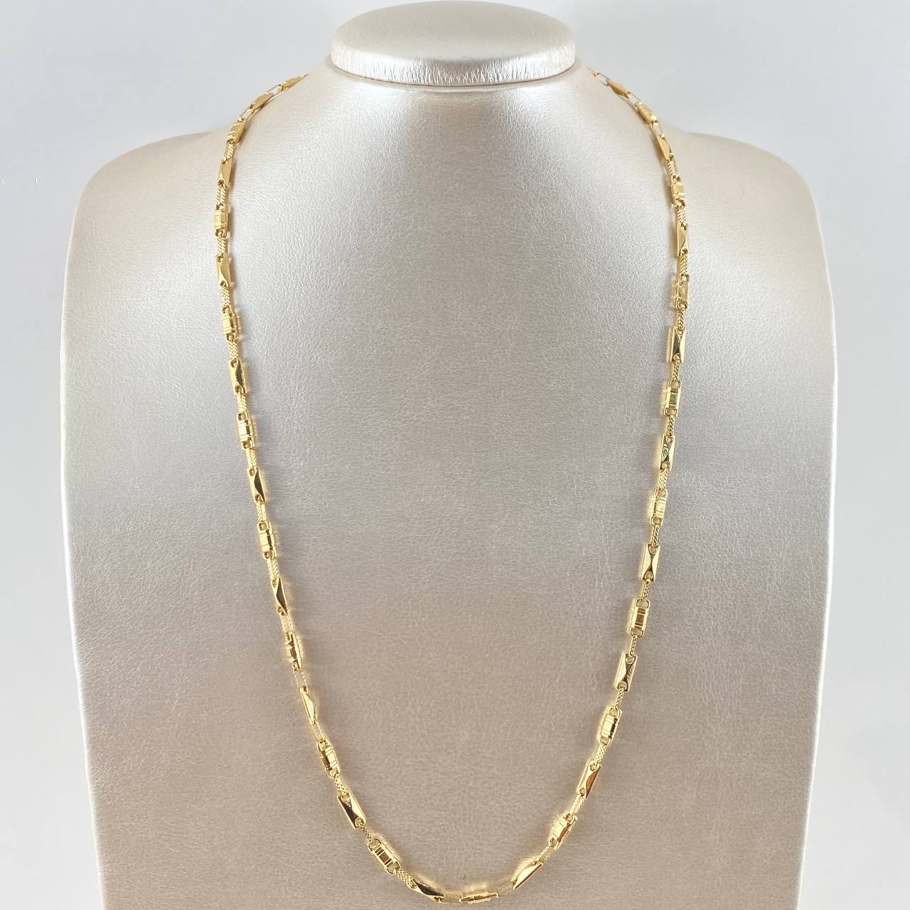 Cadena Rustica Rectangulo 9.35gr / 60cm / 3.7mm Rayado Oro Amarillo 18K